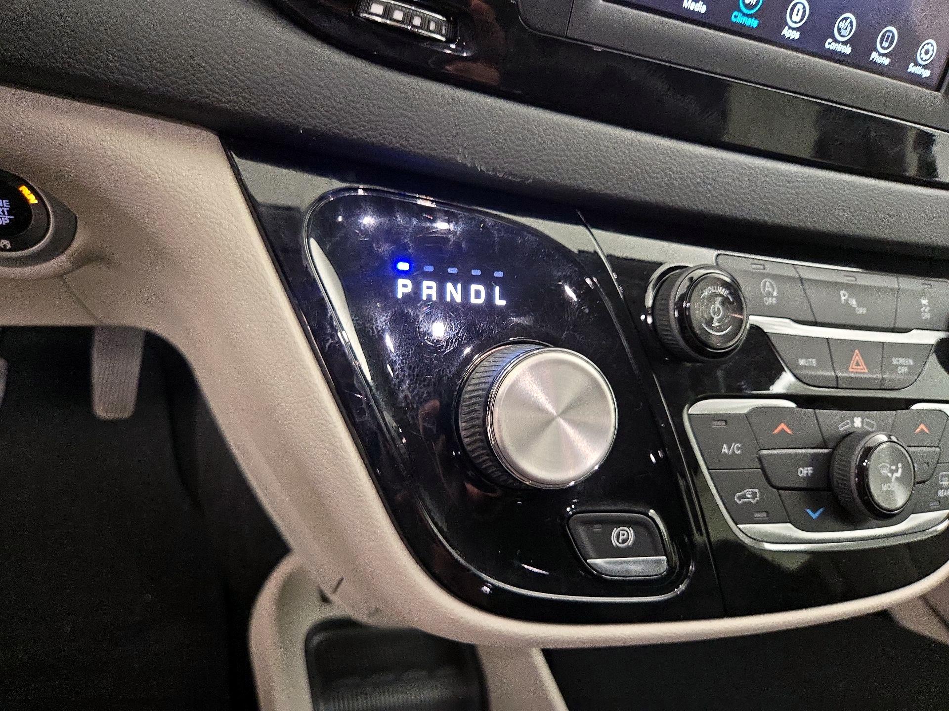 Thumbnail: 2018 Chrysler Pacifica - 17