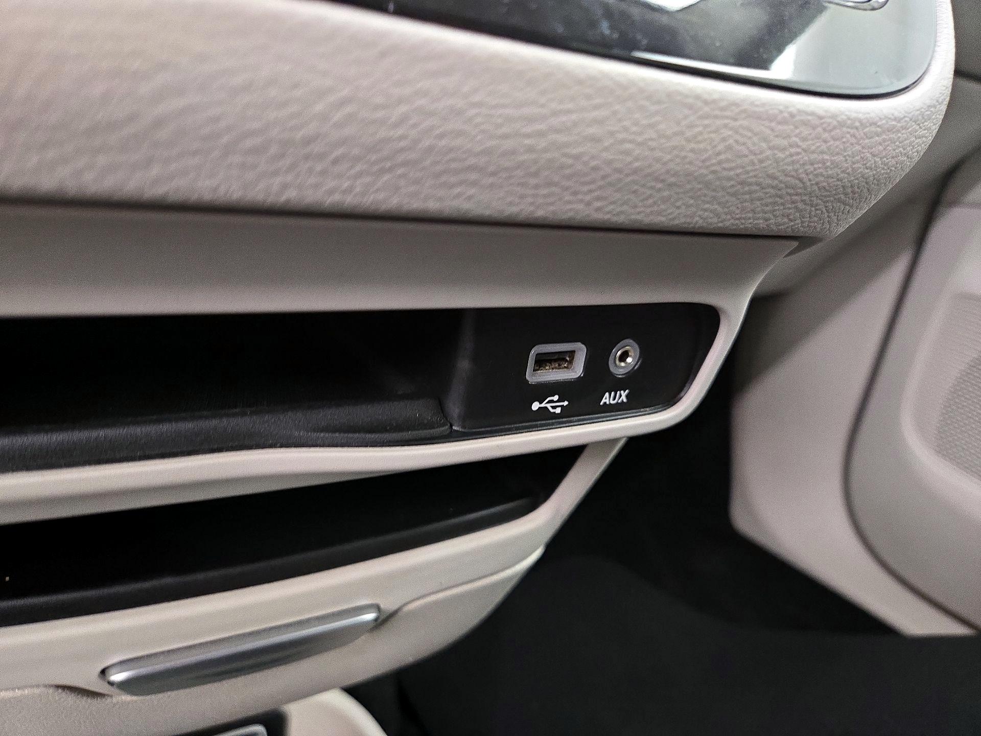 Thumbnail: 2018 Chrysler Pacifica - 18