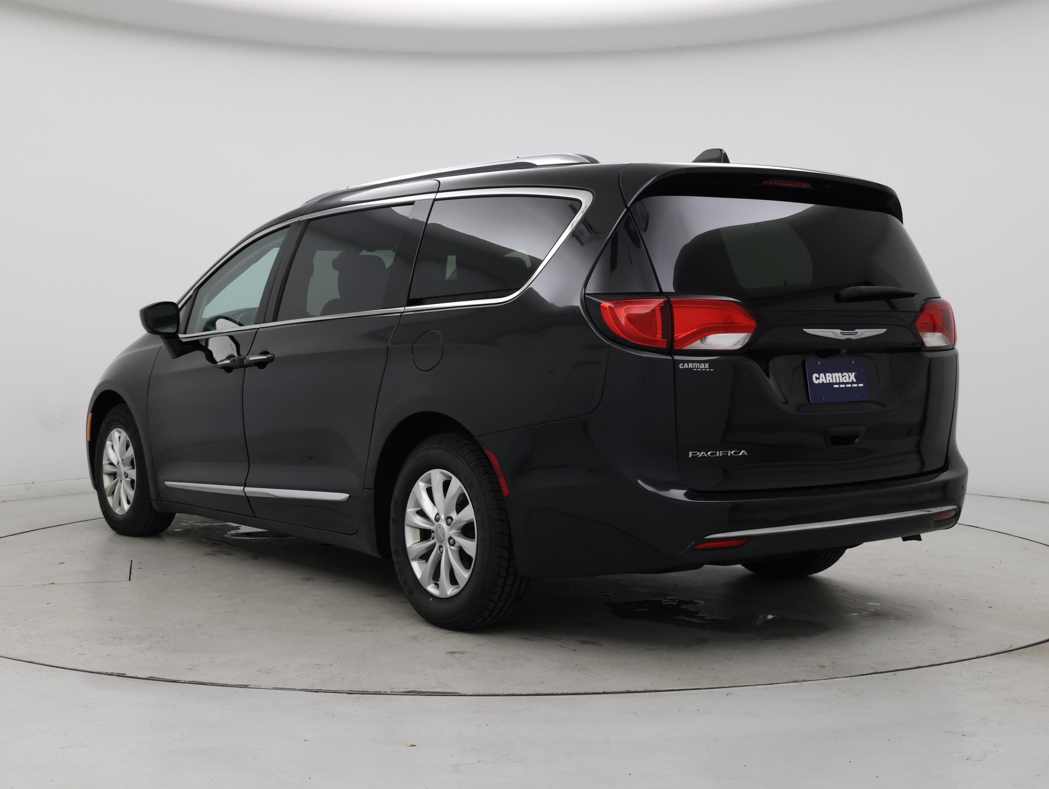 Thumbnail: 2018 Chrysler Pacifica - 2