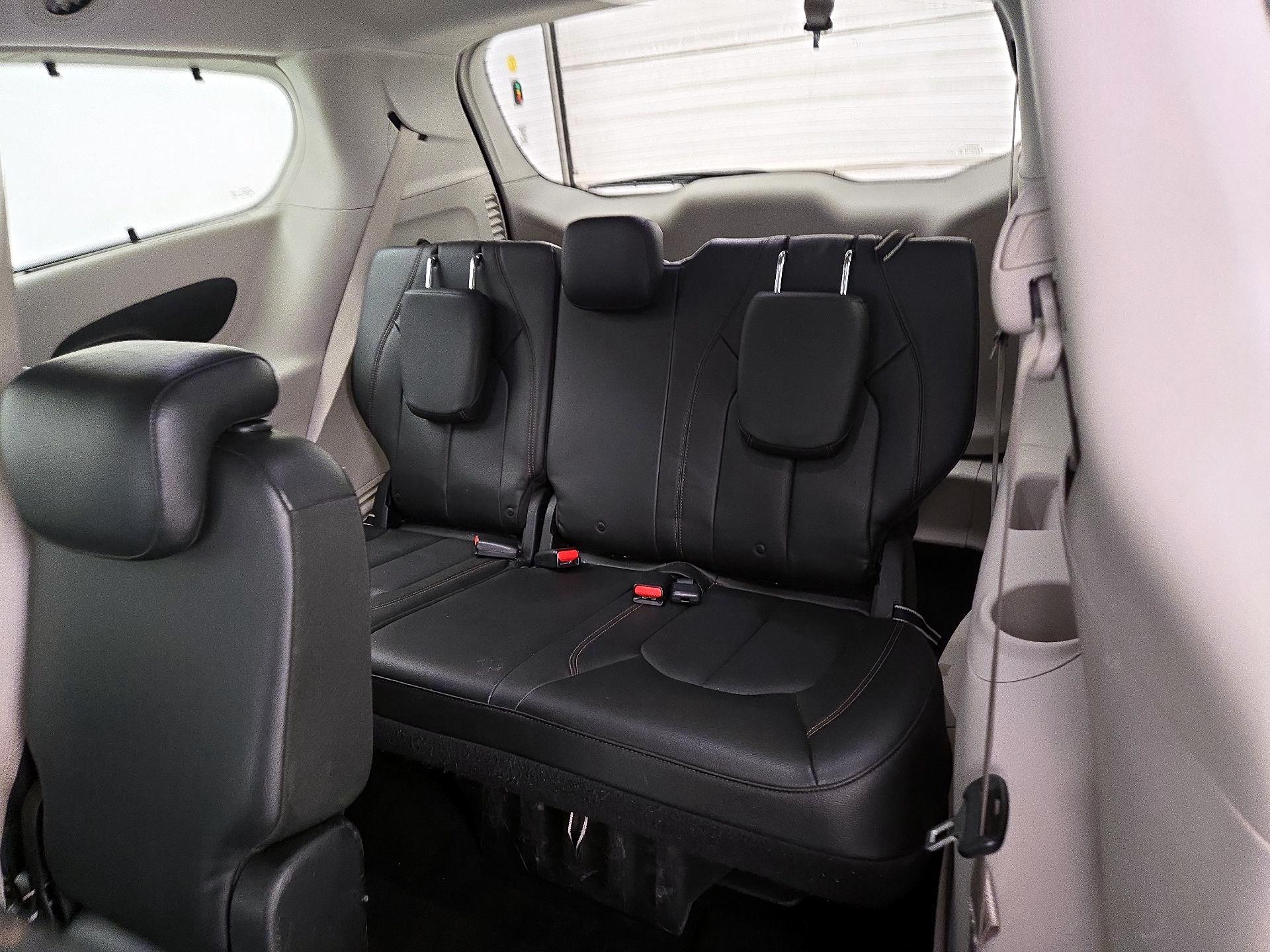 Thumbnail: 2018 Chrysler Pacifica - 20