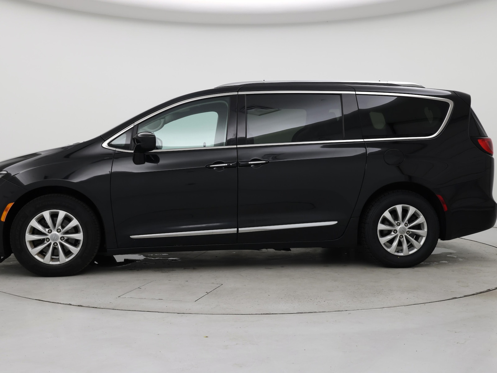 2018 Chrysler Pacifica Touring L - Photo 4