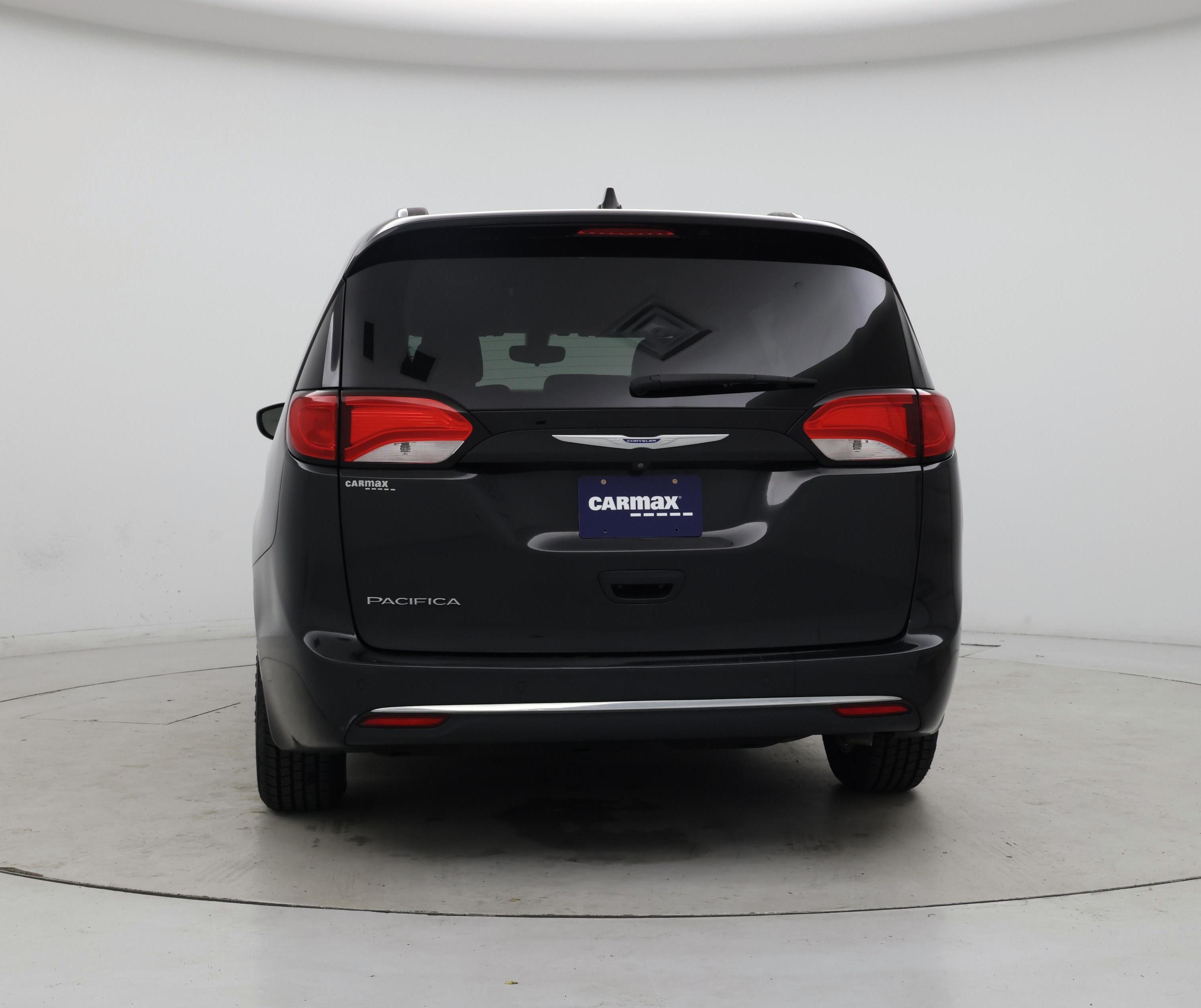 Thumbnail: 2018 Chrysler Pacifica - 6