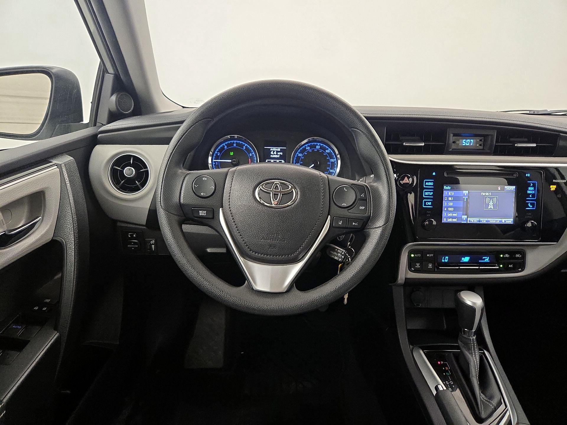 Thumbnail: 2017 Toyota Corolla - 10