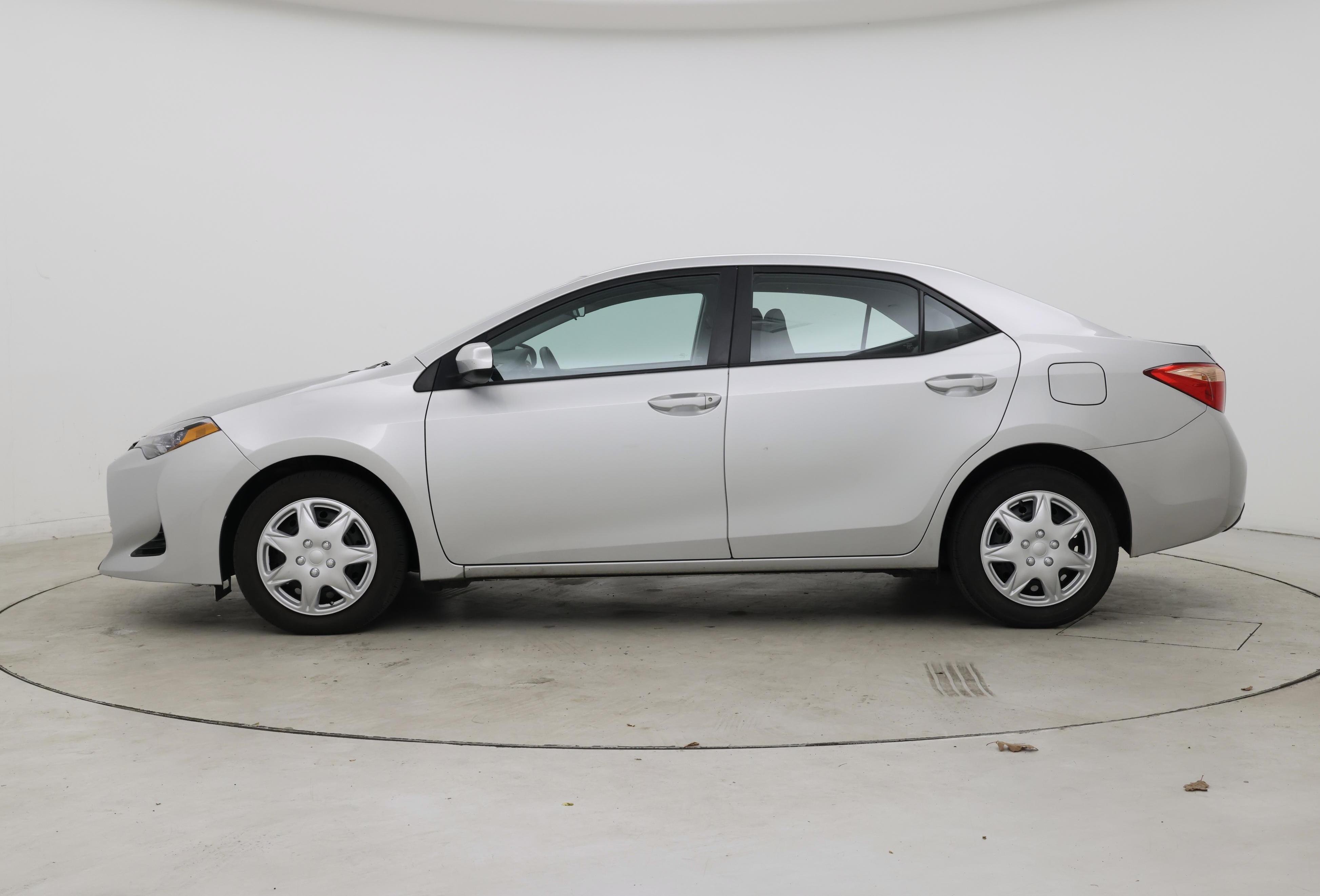 Thumbnail: 2017 Toyota Corolla - 3