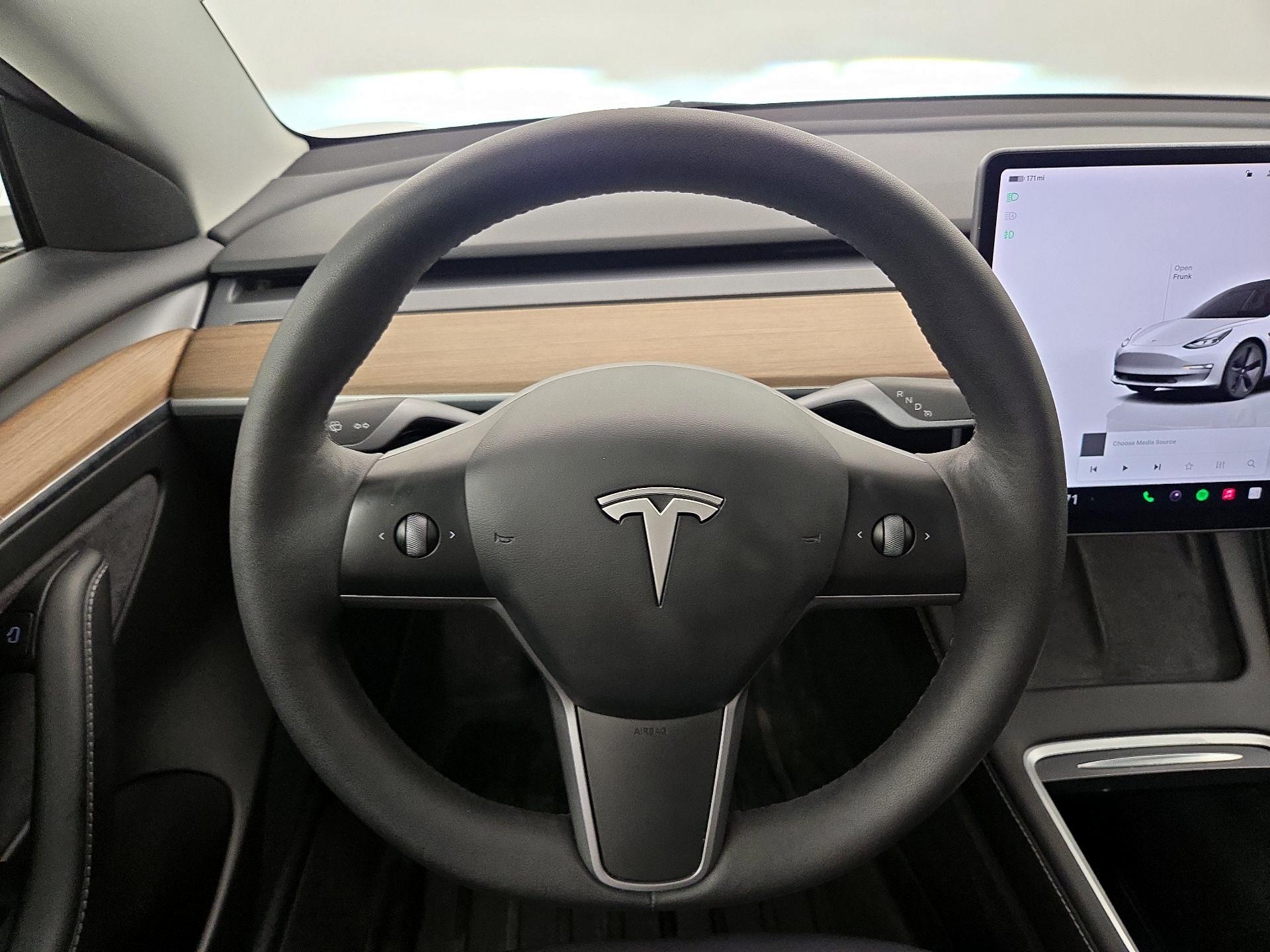 Thumbnail: 2023 Tesla Model 3 - 10