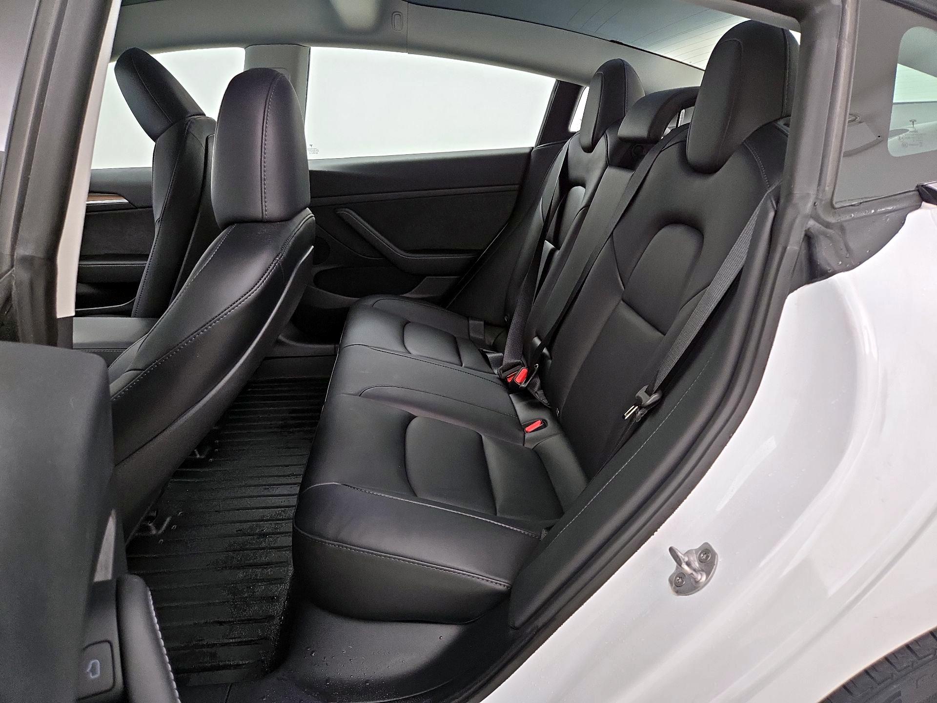 Thumbnail: 2023 Tesla Model 3 - 19