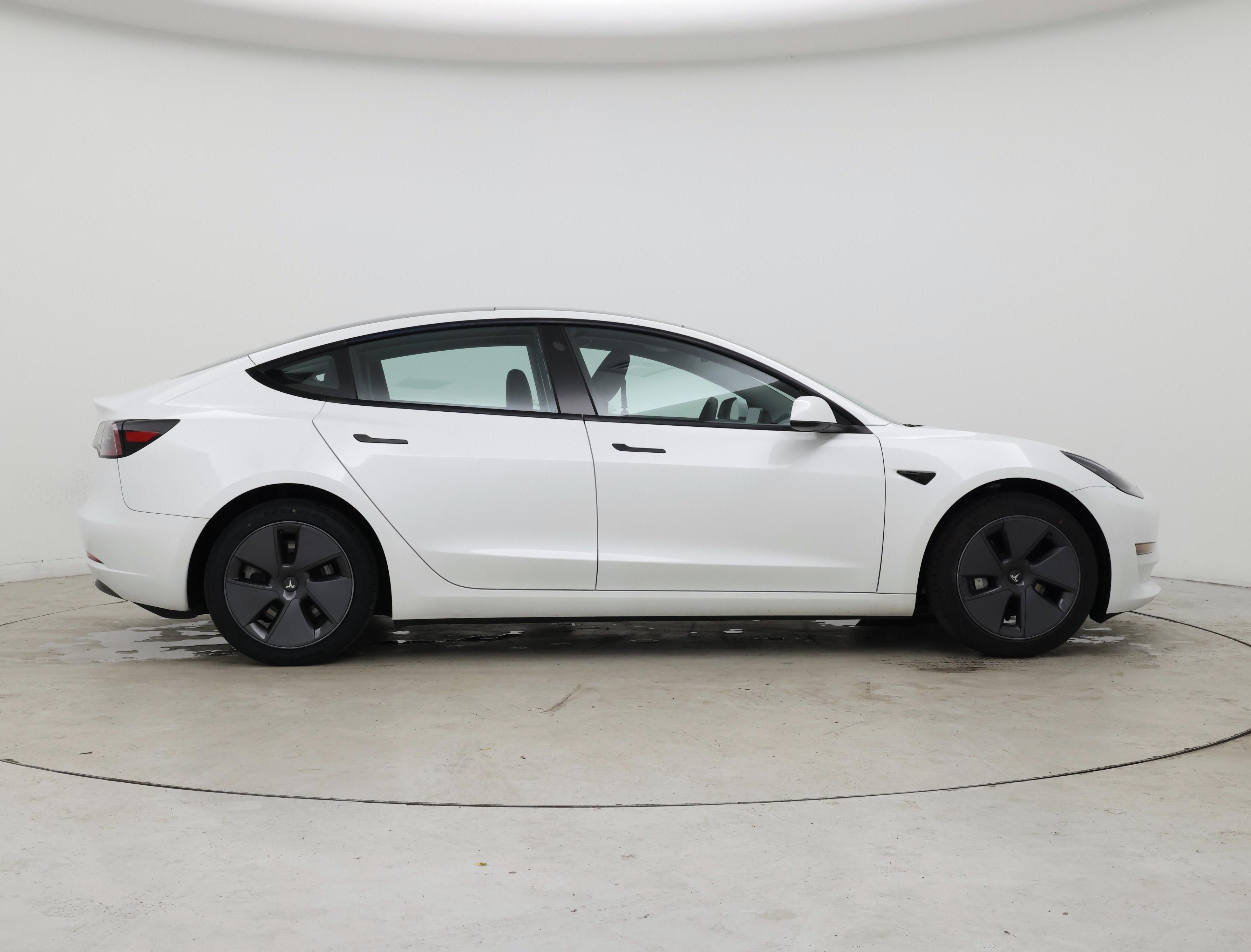 Thumbnail: 2023 Tesla Model 3 - 7