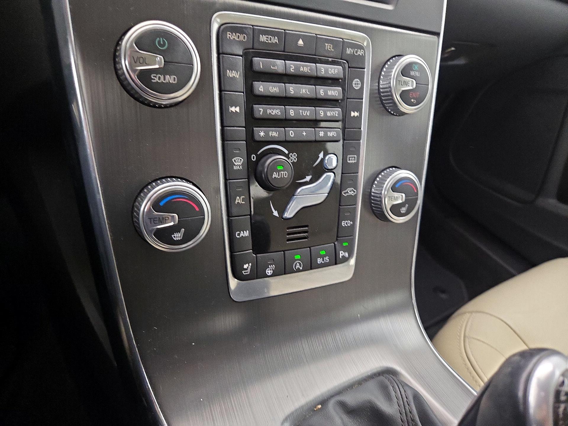 Thumbnail: 2016 Volvo S60 - 17