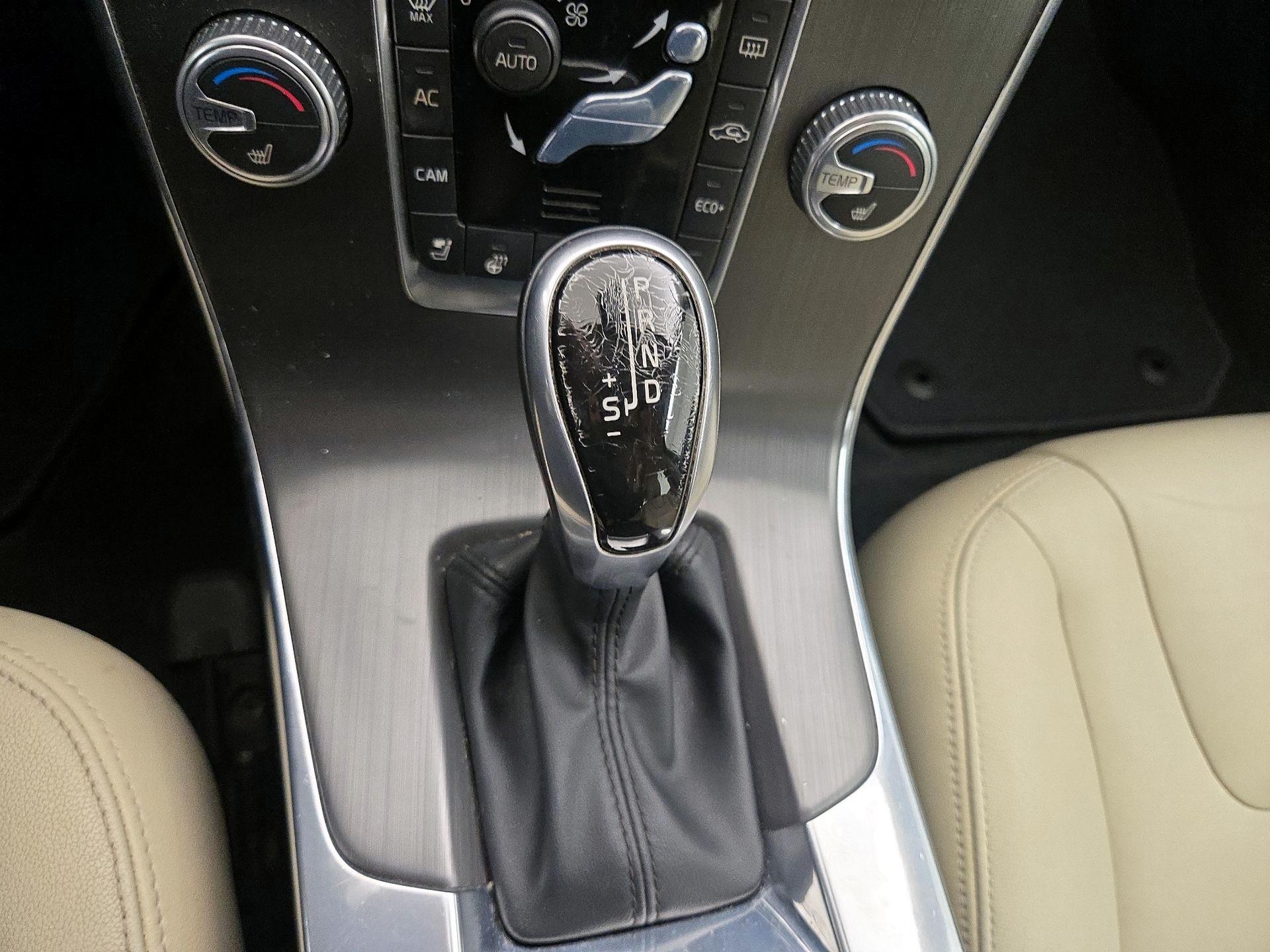 Thumbnail: 2016 Volvo S60 - 18