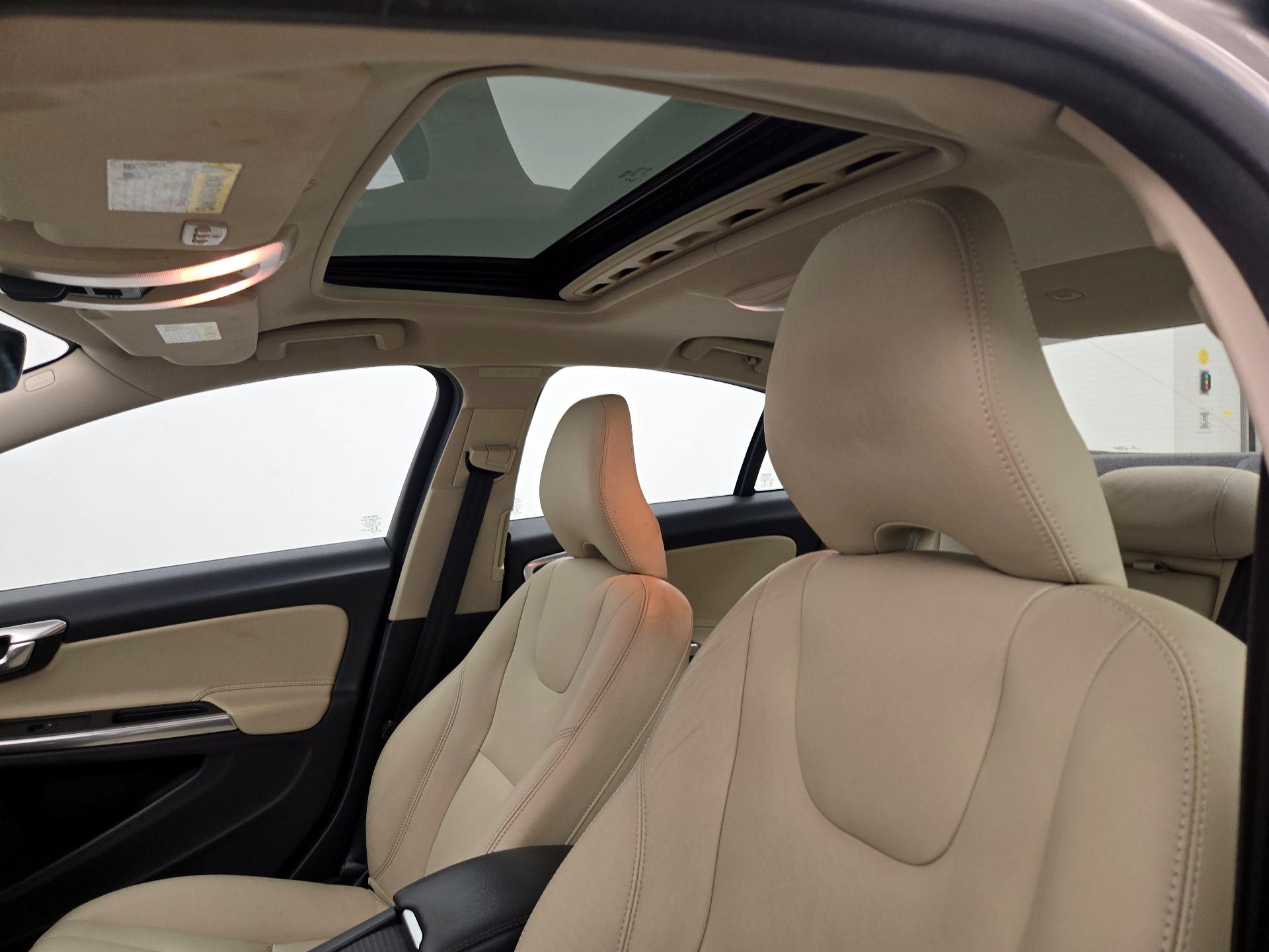 Thumbnail: 2016 Volvo S60 - 20