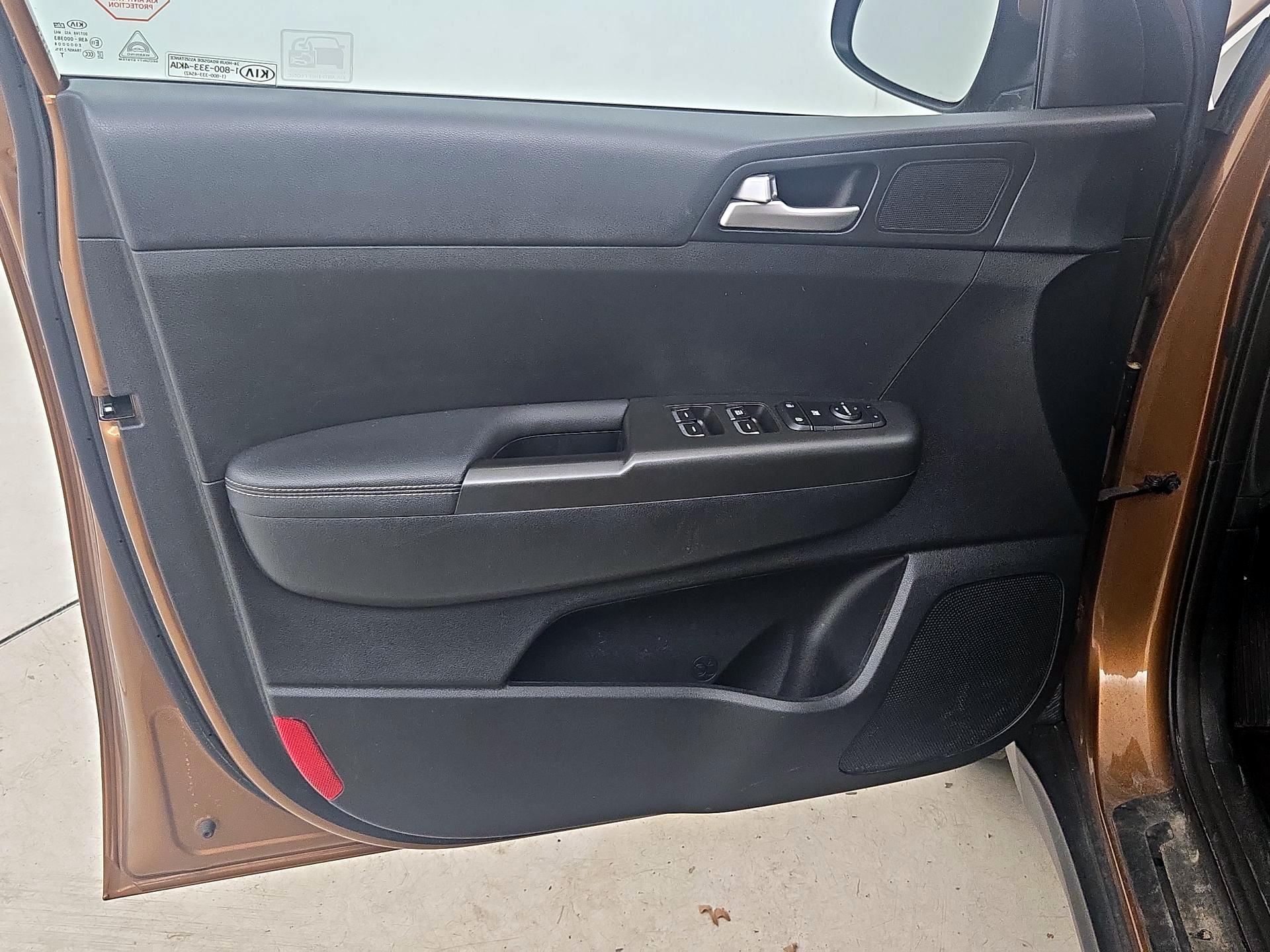 Thumbnail: 2020 Kia Sportage - 12