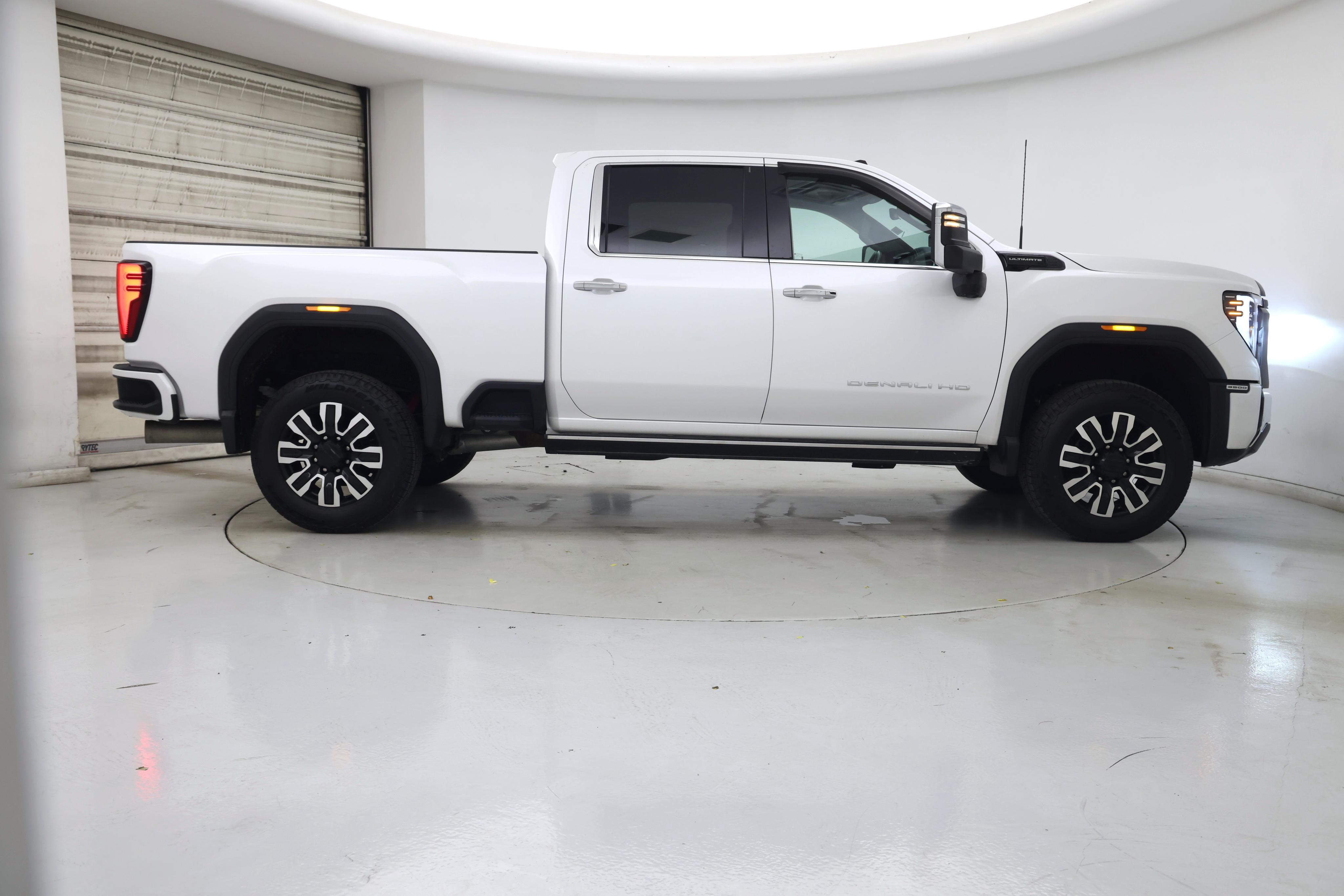 Thumbnail: 2024 GMC Sierra 3500 - 7