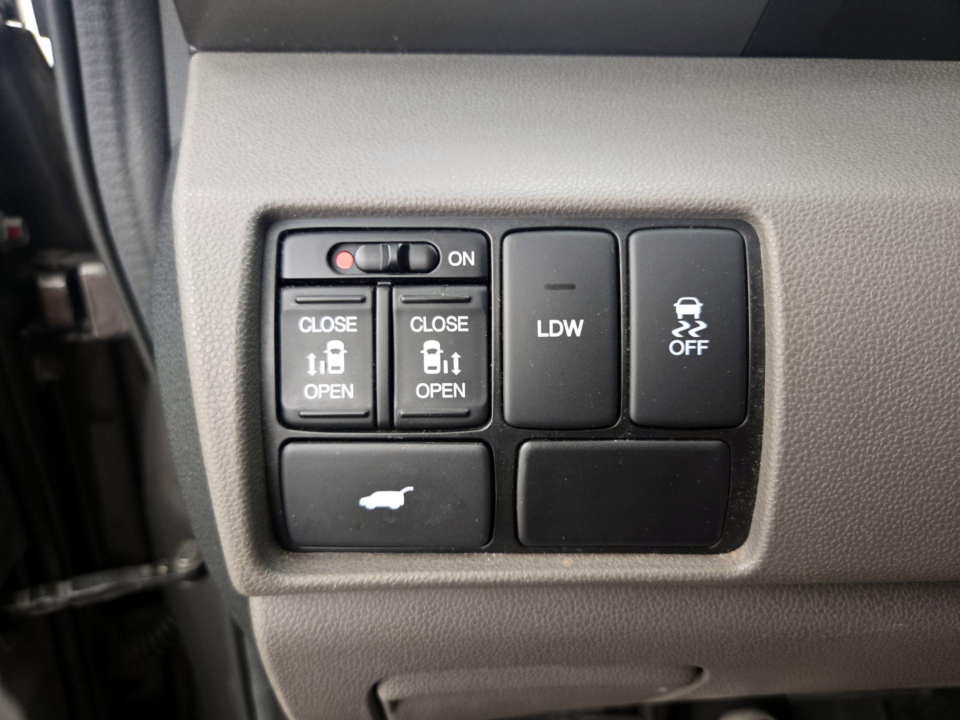 Thumbnail: 2014 Honda Odyssey - 13