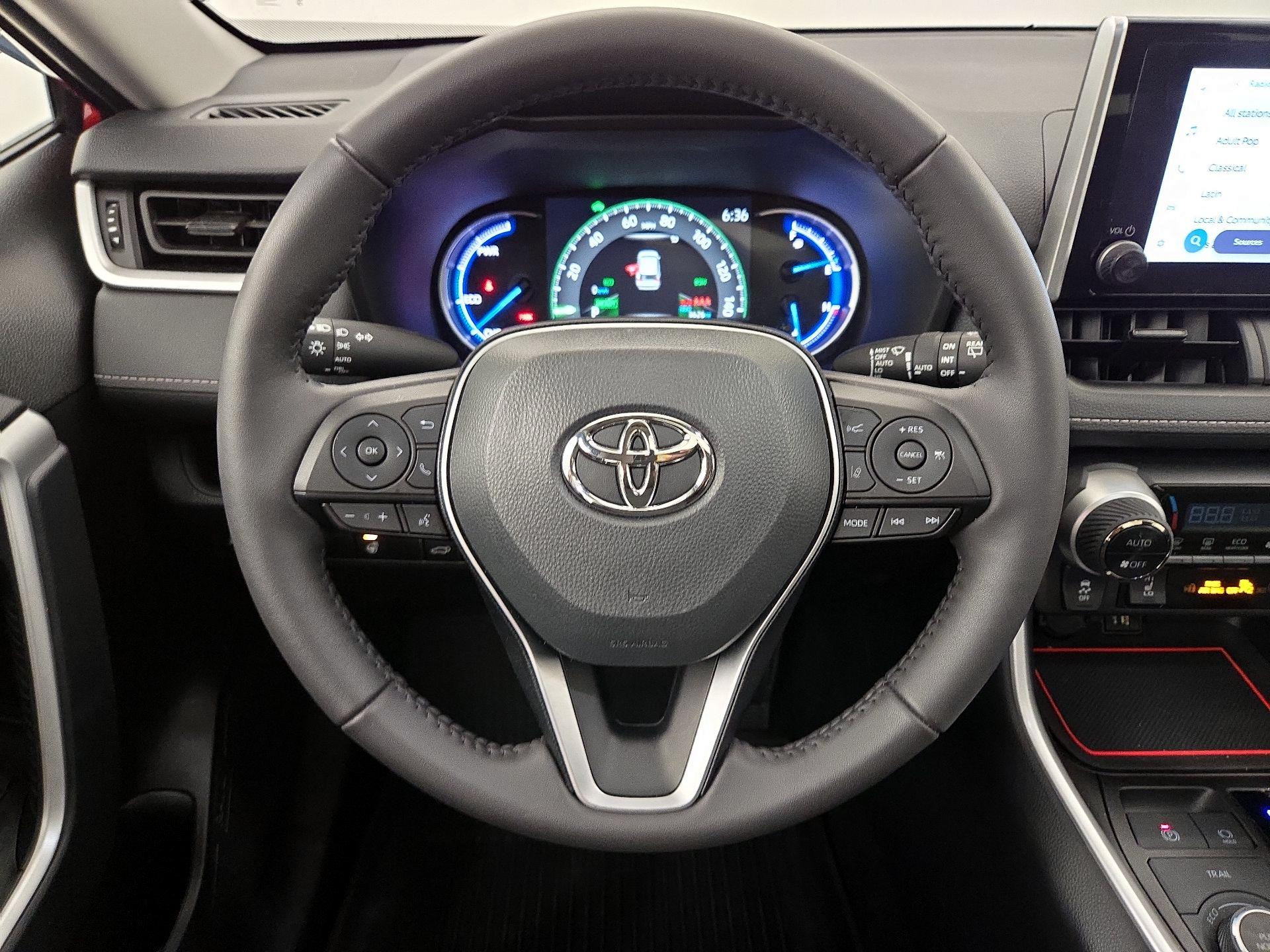 Thumbnail: 2025 Toyota RAV4 - 10