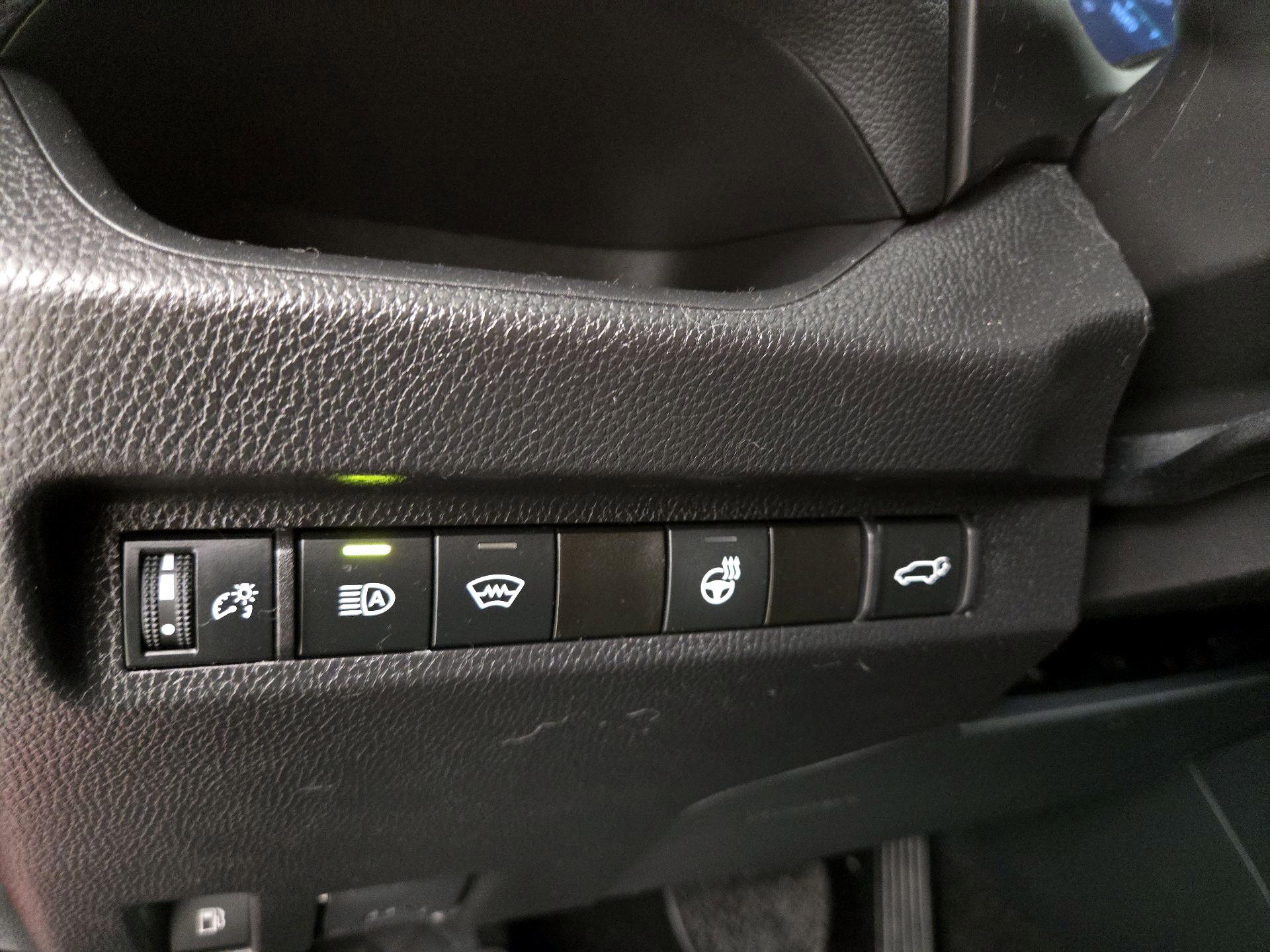 Thumbnail: 2025 Toyota RAV4 - 13