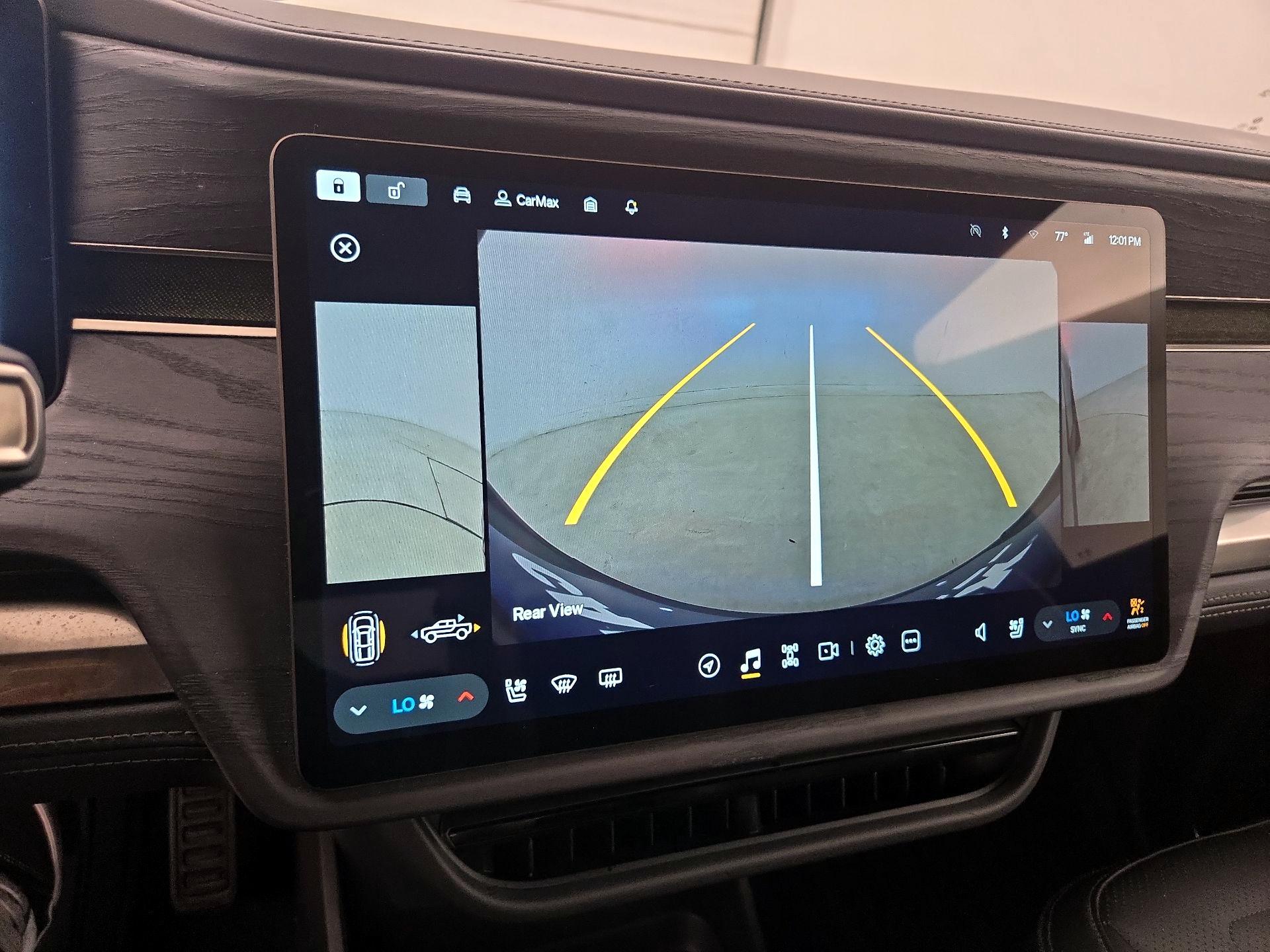 Thumbnail: 2025 Rivian R1T - 14