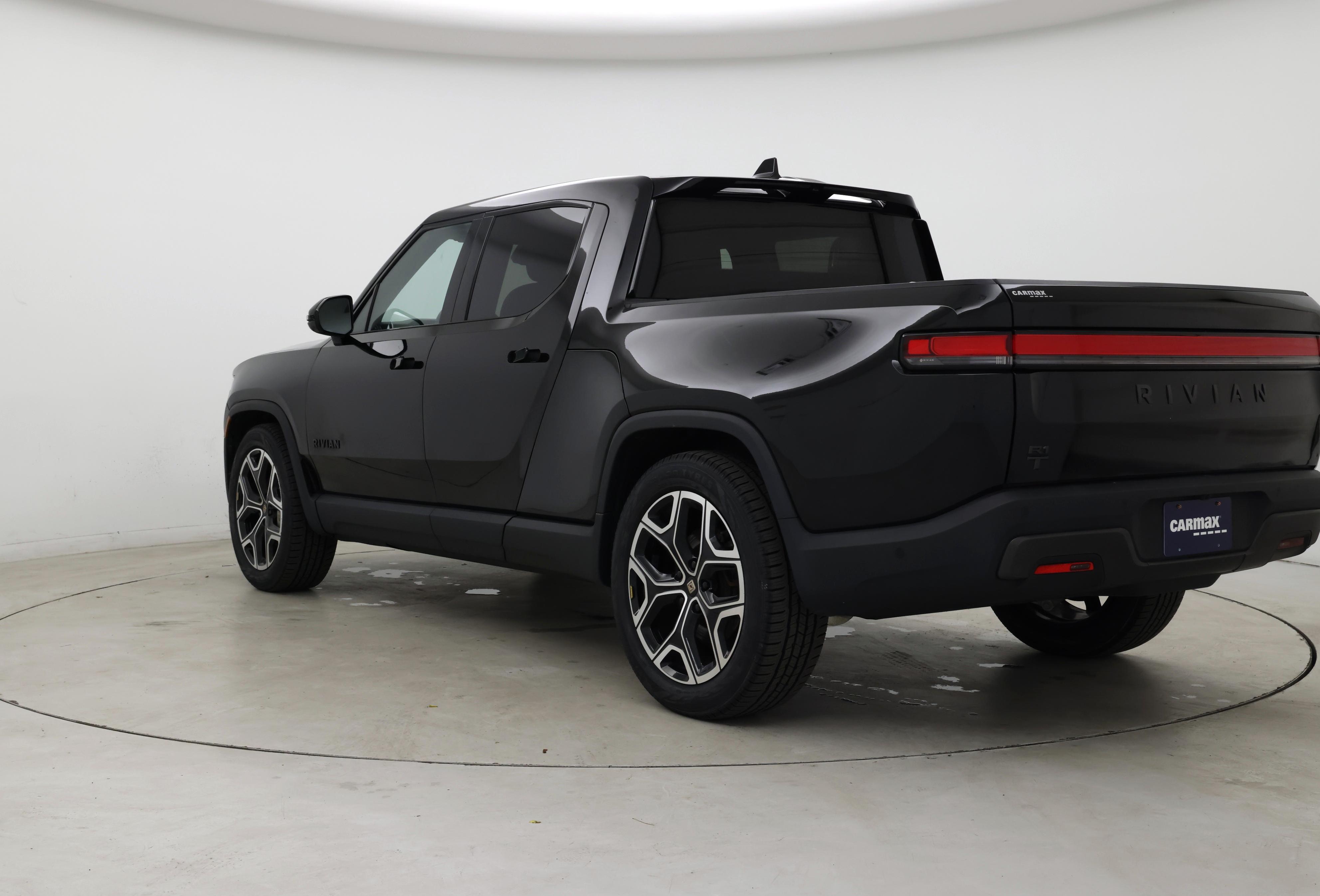 Thumbnail: 2025 Rivian R1T - 2