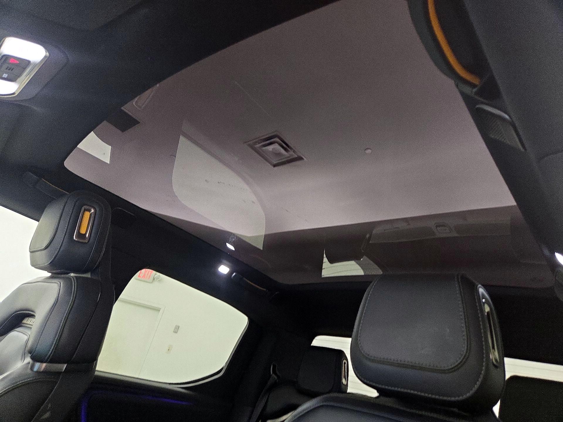 Thumbnail: 2025 Rivian R1T - 19