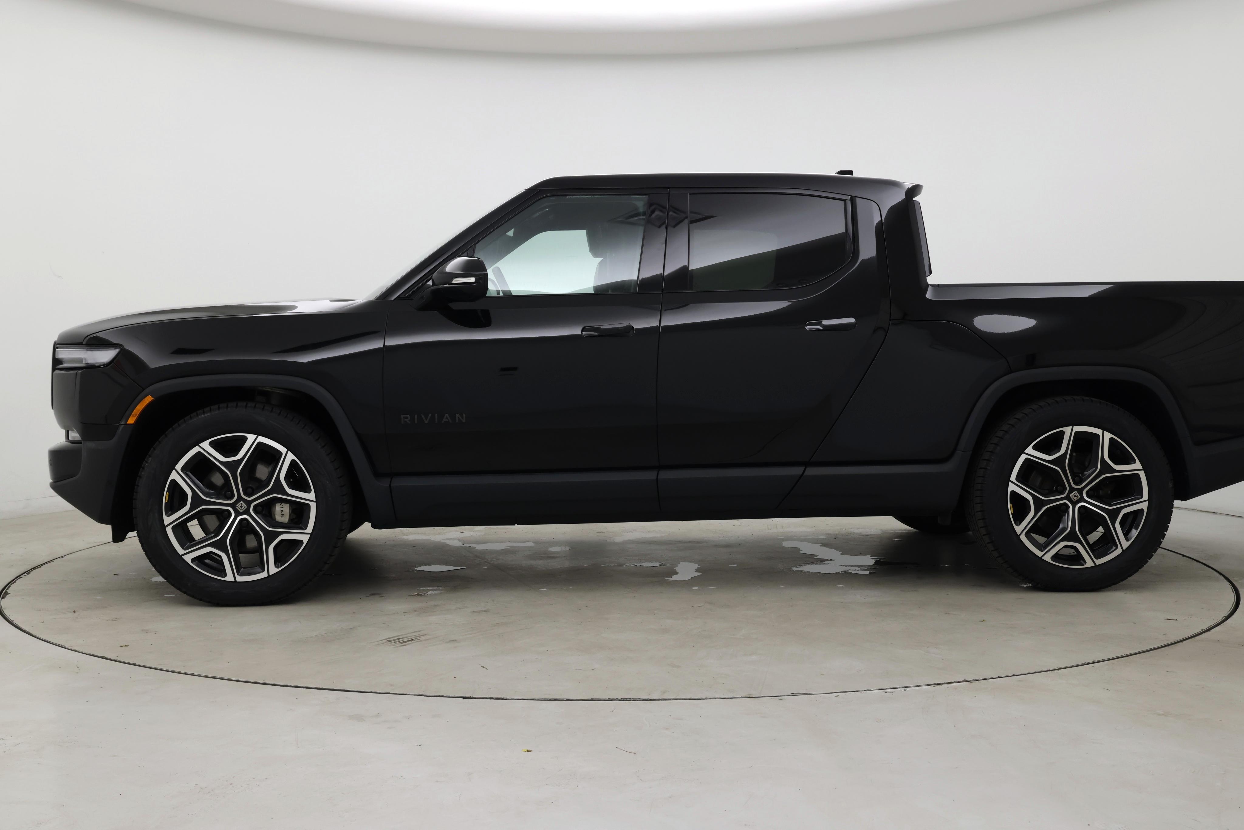 Thumbnail: 2025 Rivian R1T - 3