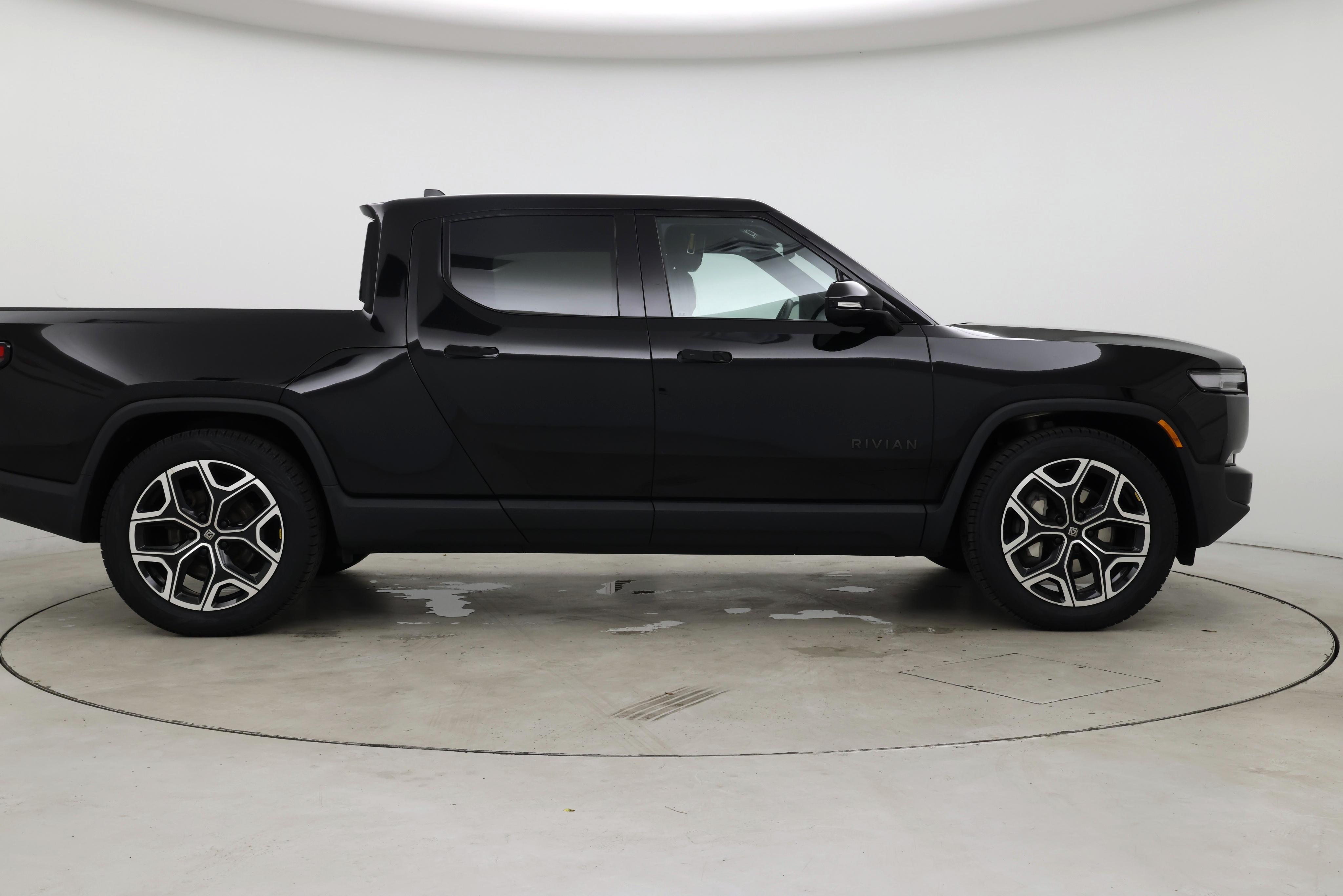 Thumbnail: 2025 Rivian R1T - 7