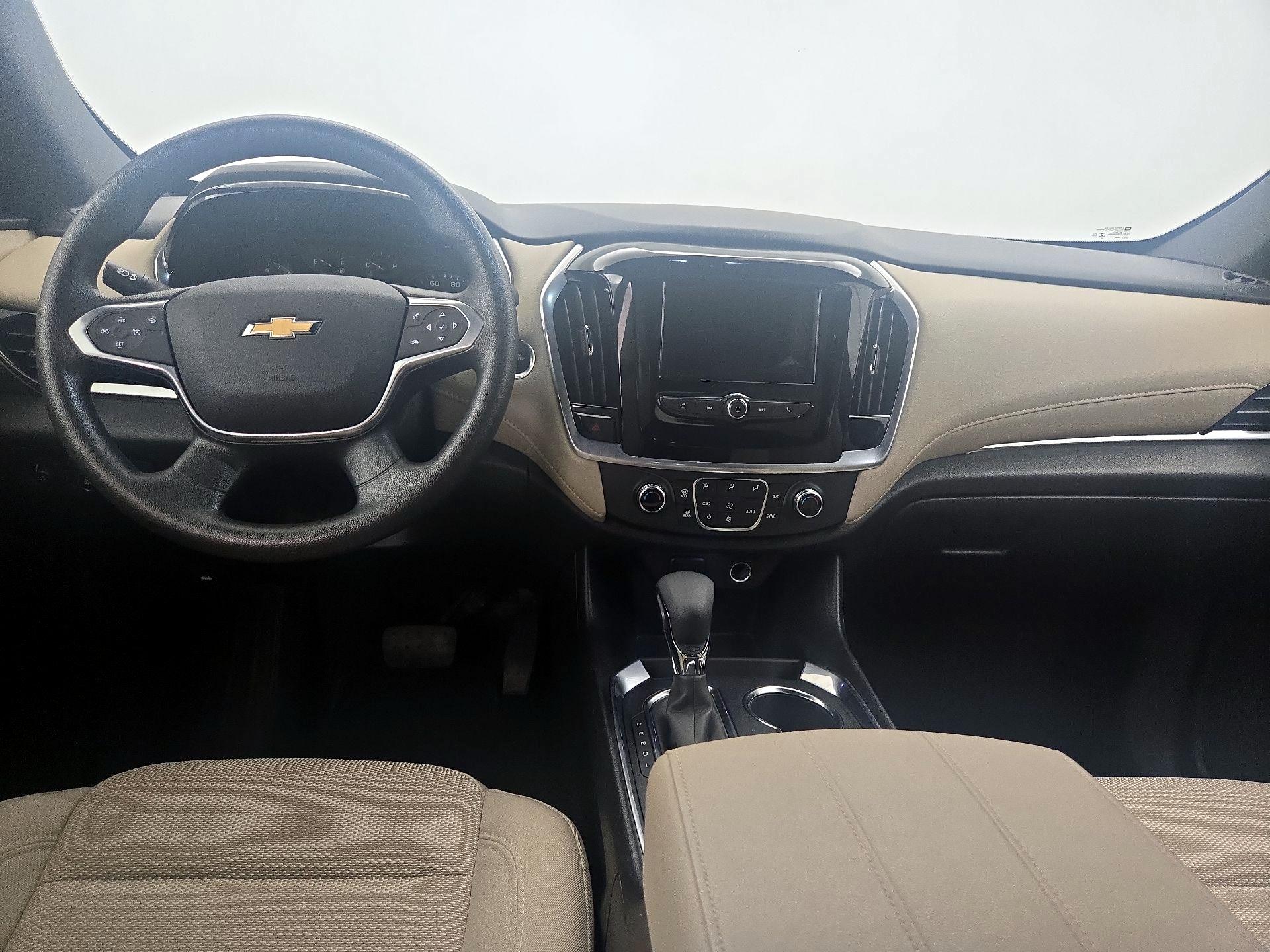 Thumbnail: 2023 Chevrolet Traverse - 9