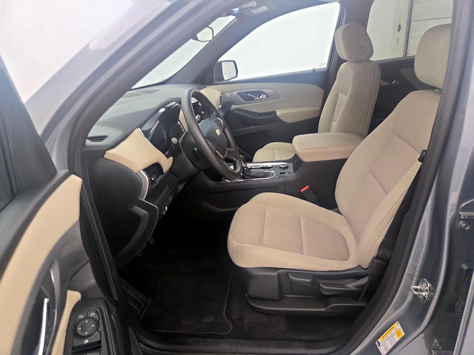 Thumbnail: 2023 Chevrolet Traverse - 11