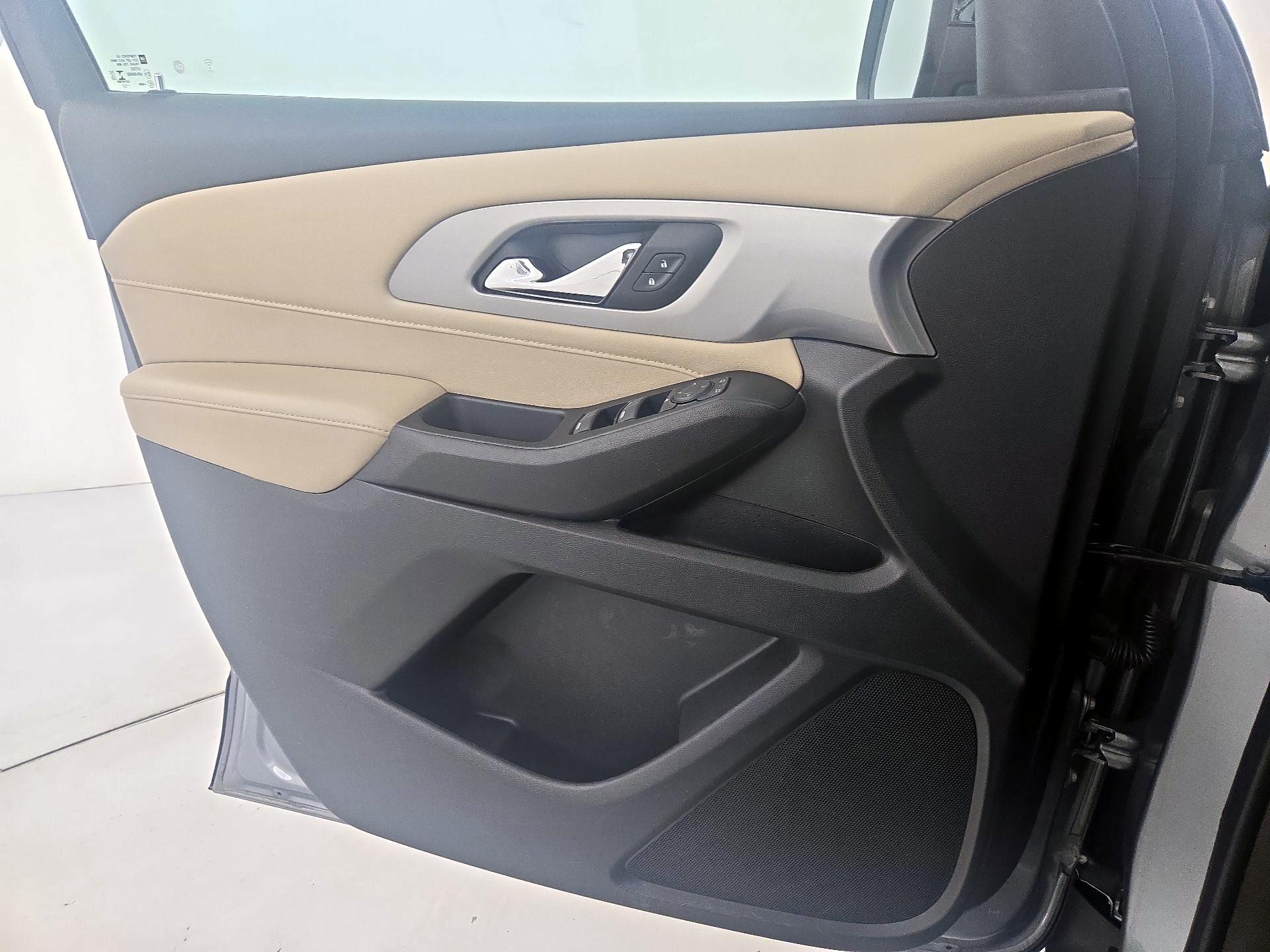 Thumbnail: 2023 Chevrolet Traverse - 12