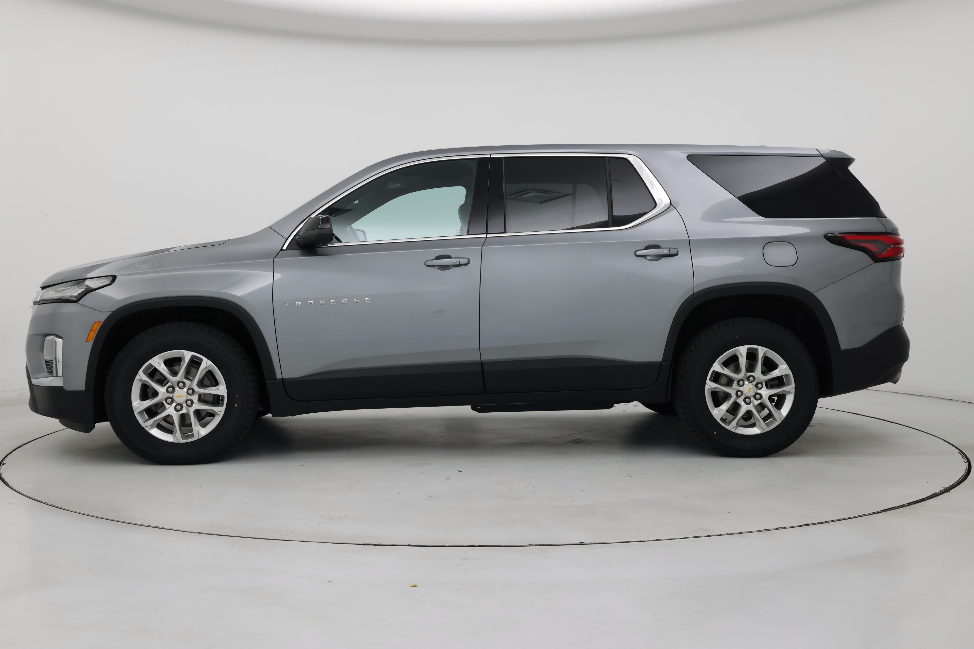 Thumbnail: 2023 Chevrolet Traverse - 3