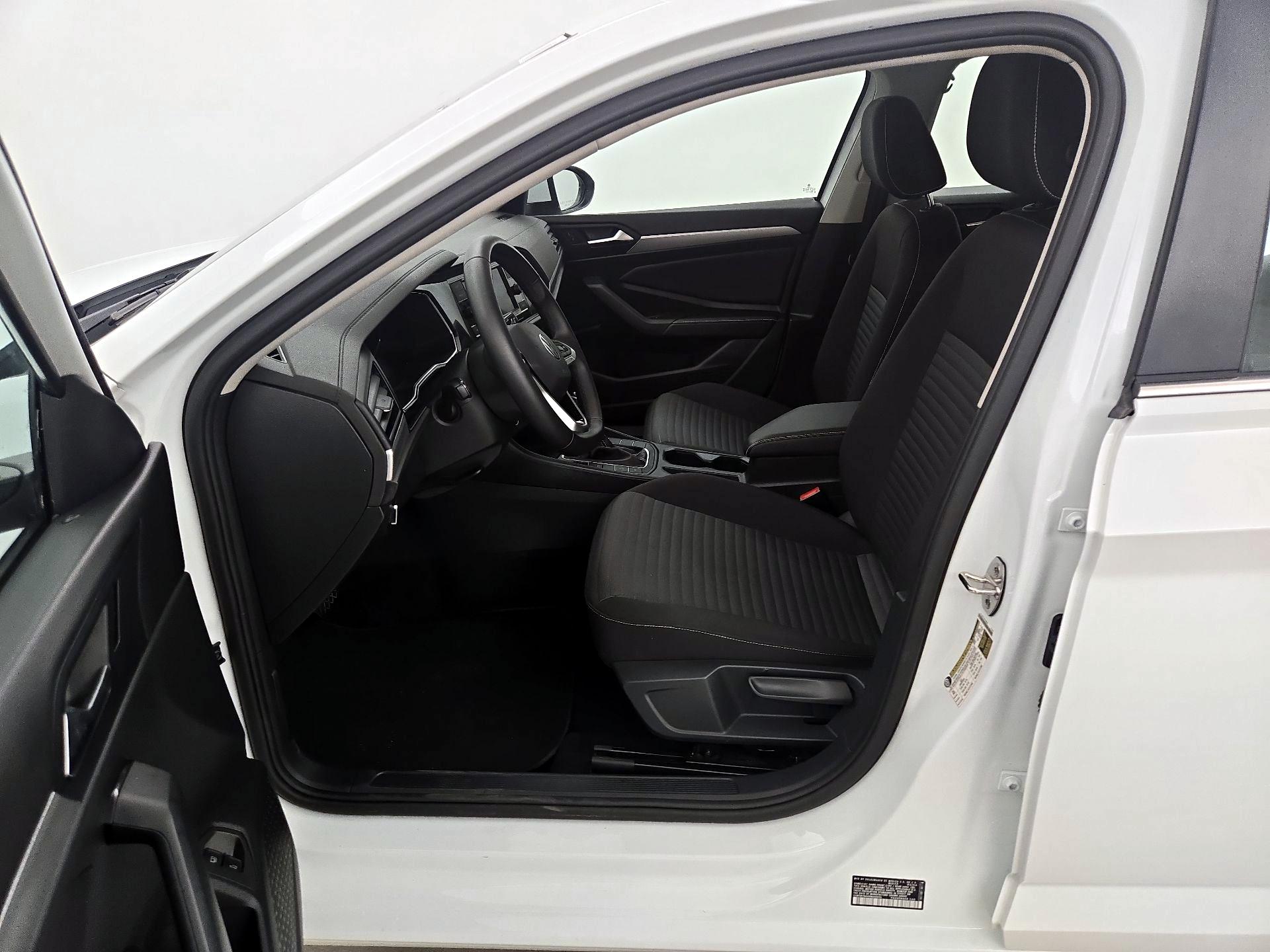 Thumbnail: 2024 Volkswagen Jetta - 11