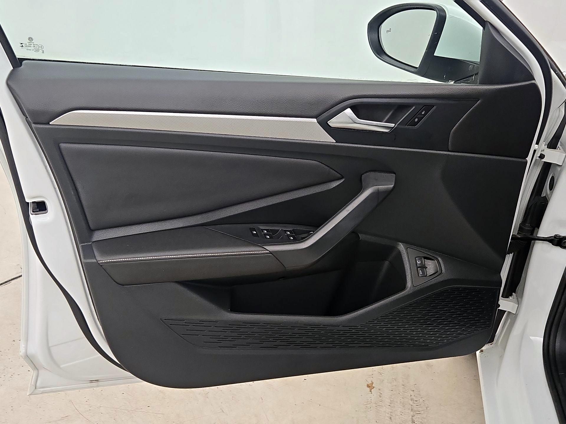 Thumbnail: 2024 Volkswagen Jetta - 12