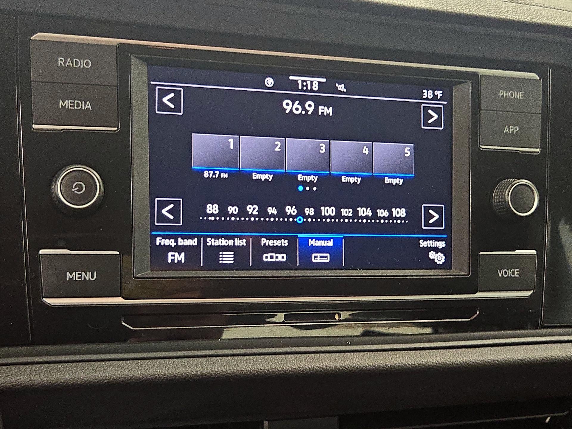 Thumbnail: 2024 Volkswagen Jetta - 15