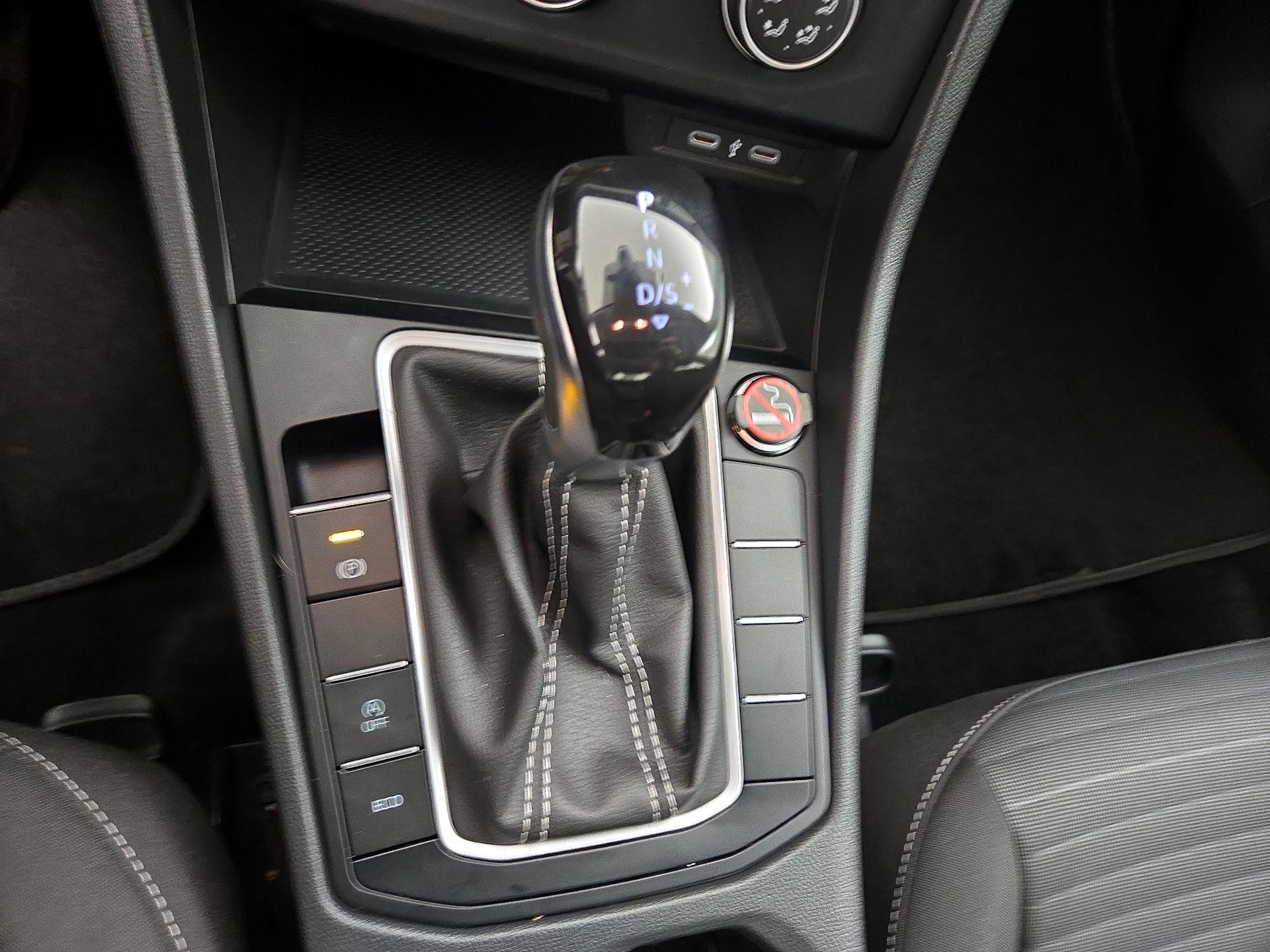 Thumbnail: 2024 Volkswagen Jetta - 17