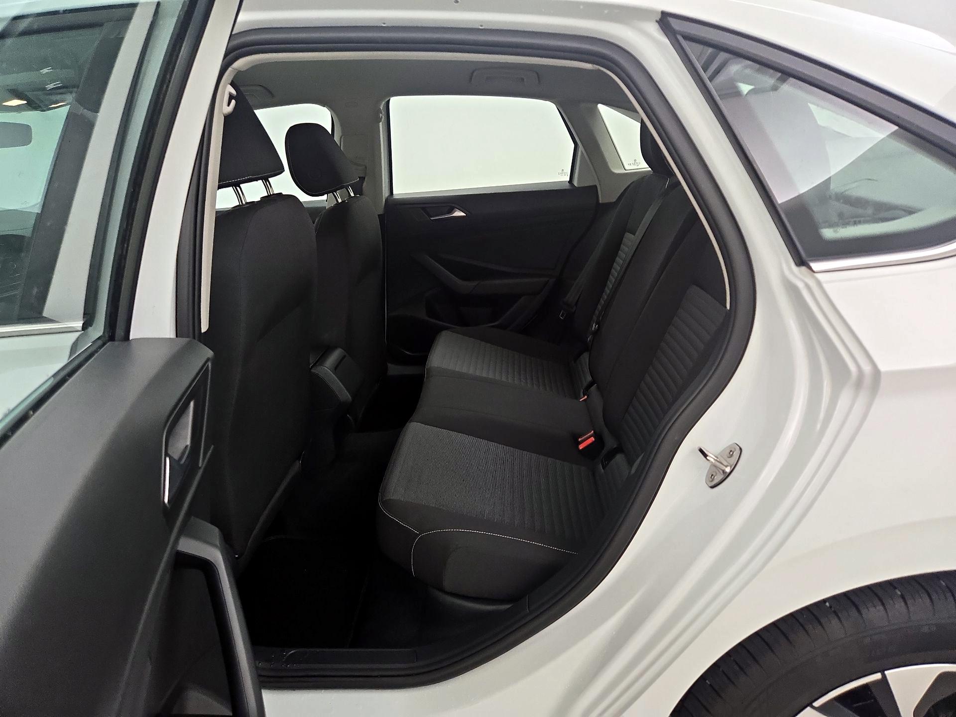 Thumbnail: 2024 Volkswagen Jetta - 19