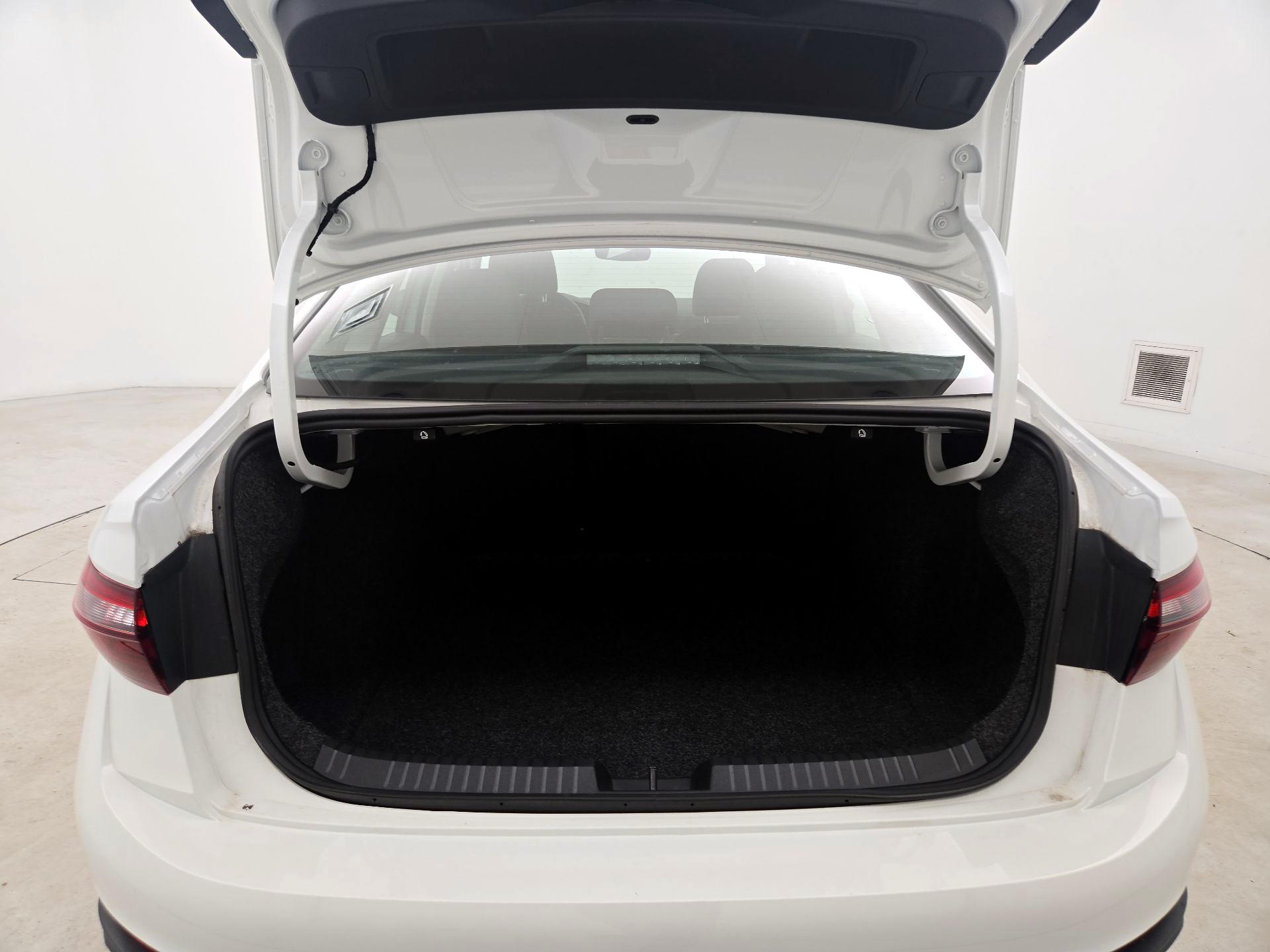 Thumbnail: 2024 Volkswagen Jetta - 20