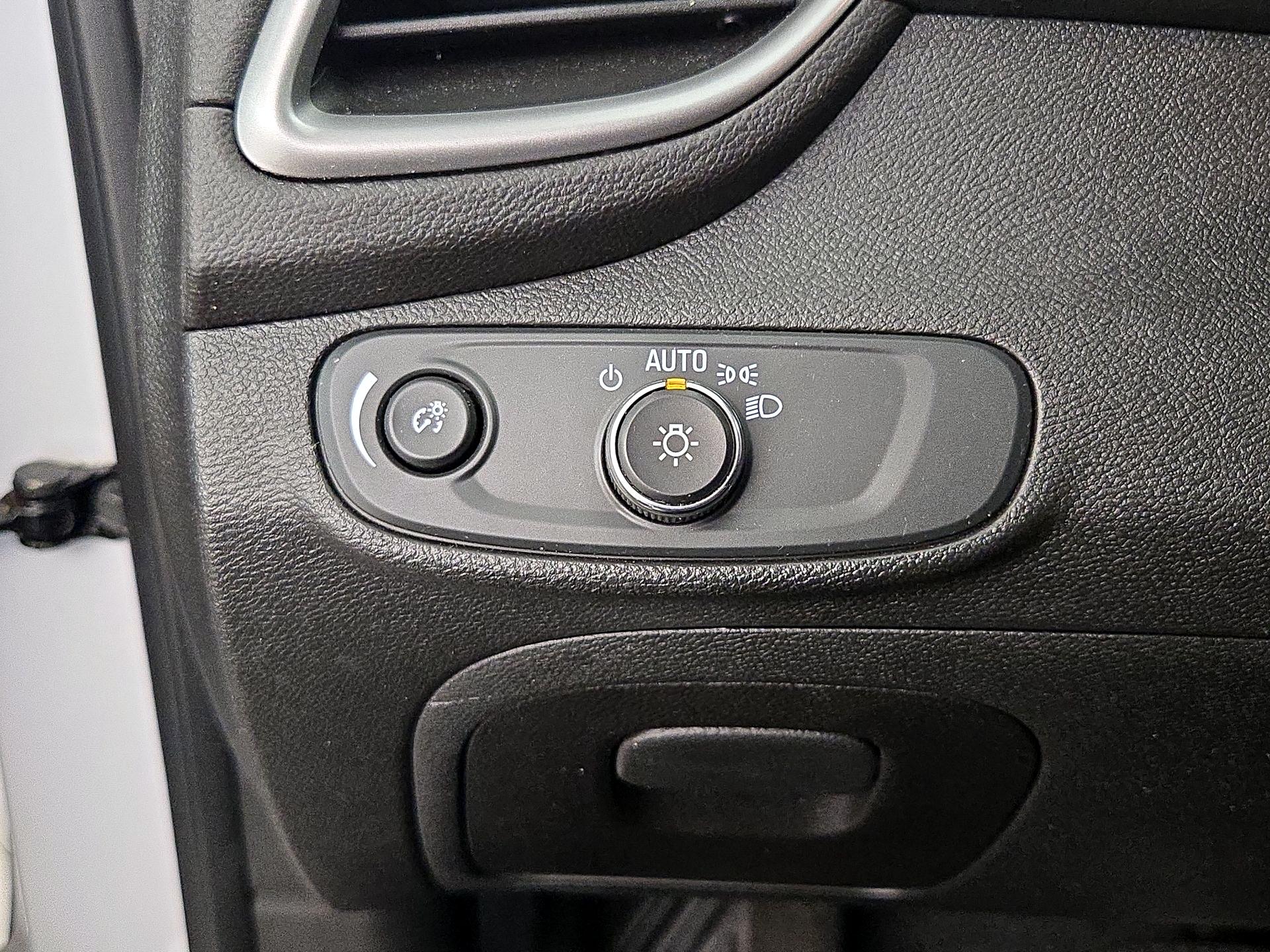 Thumbnail: 2020 Chevrolet Trax - 13