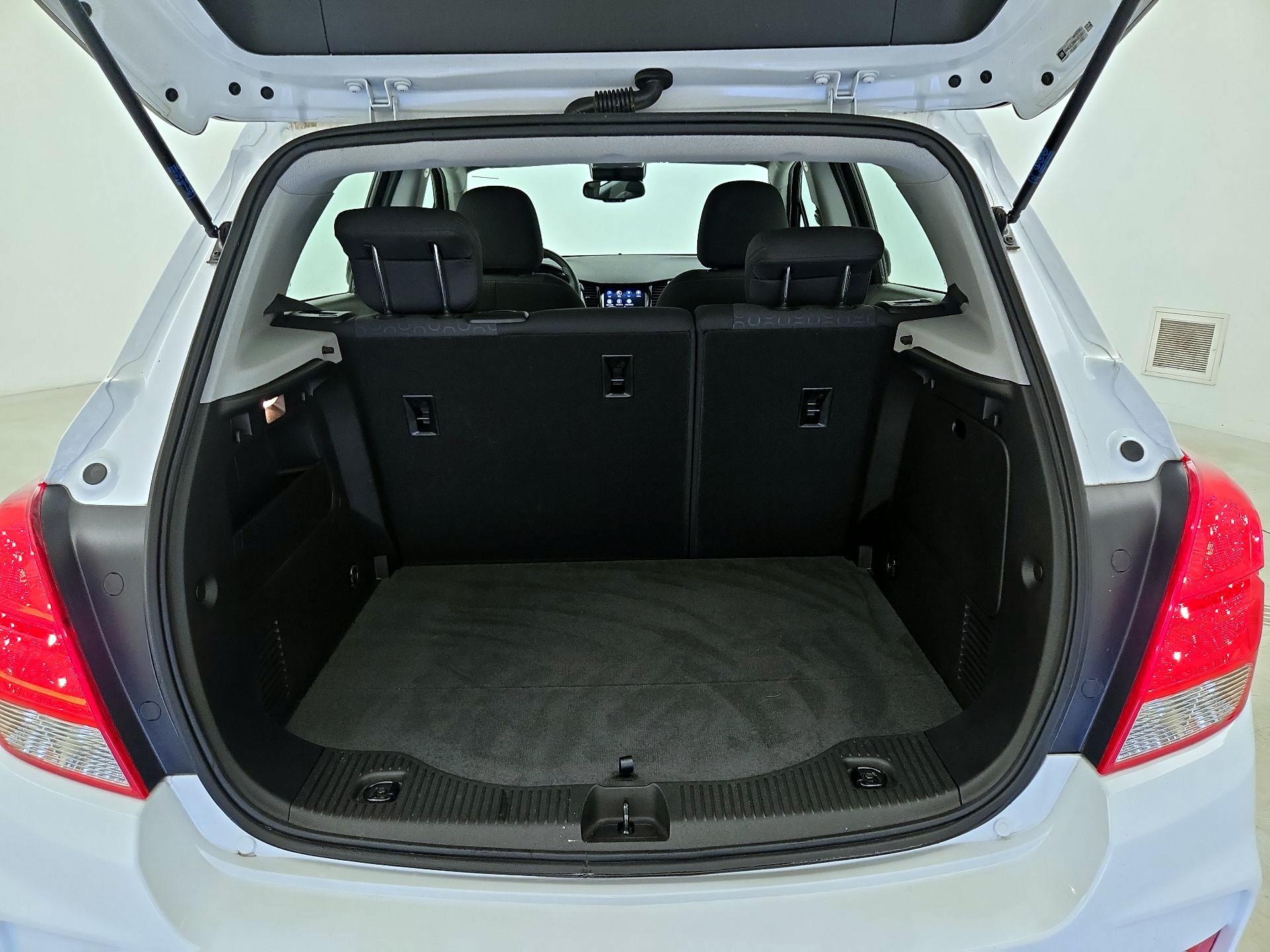 Thumbnail: 2020 Chevrolet Trax - 20