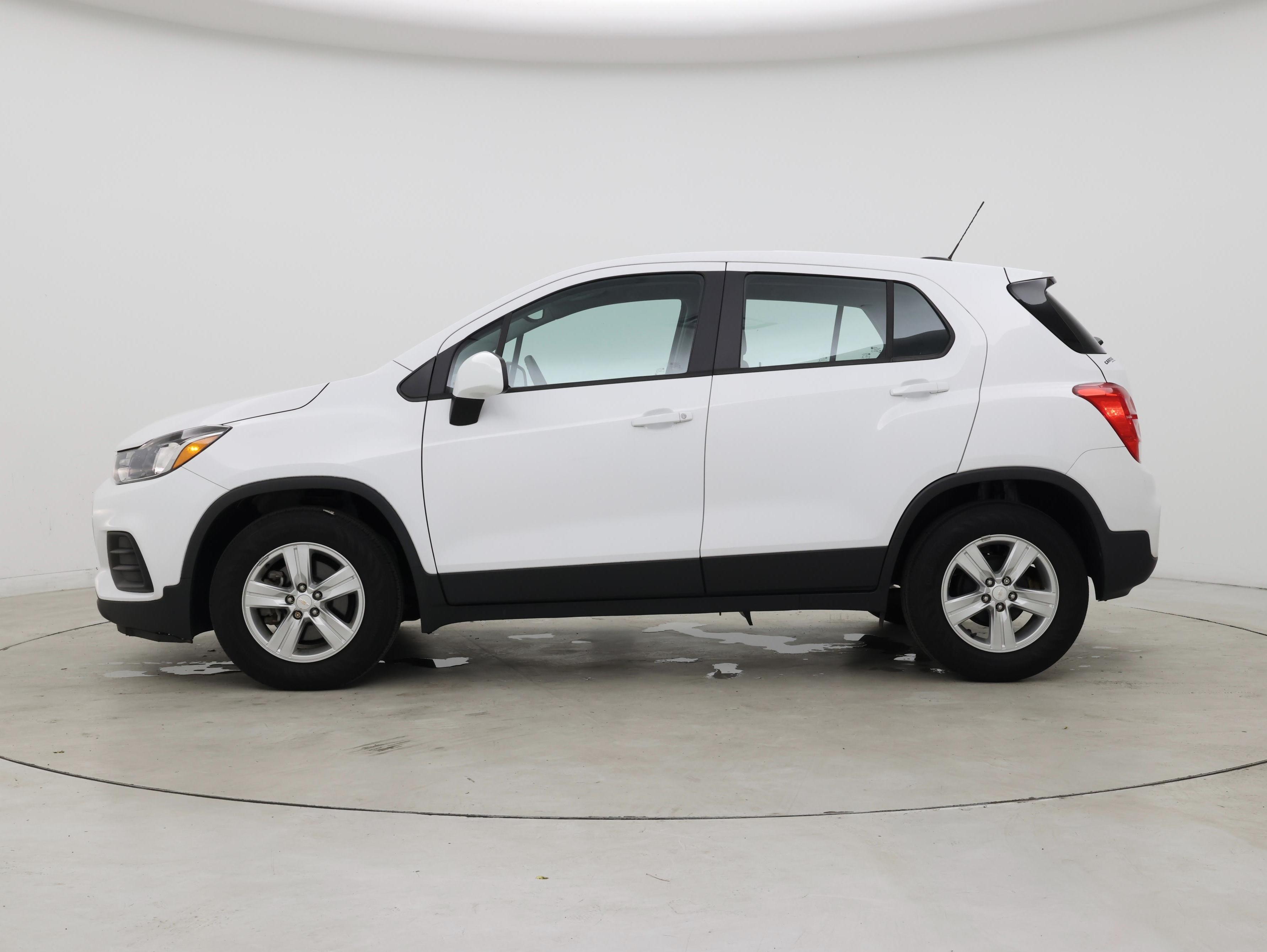 Thumbnail: 2020 Chevrolet Trax - 3