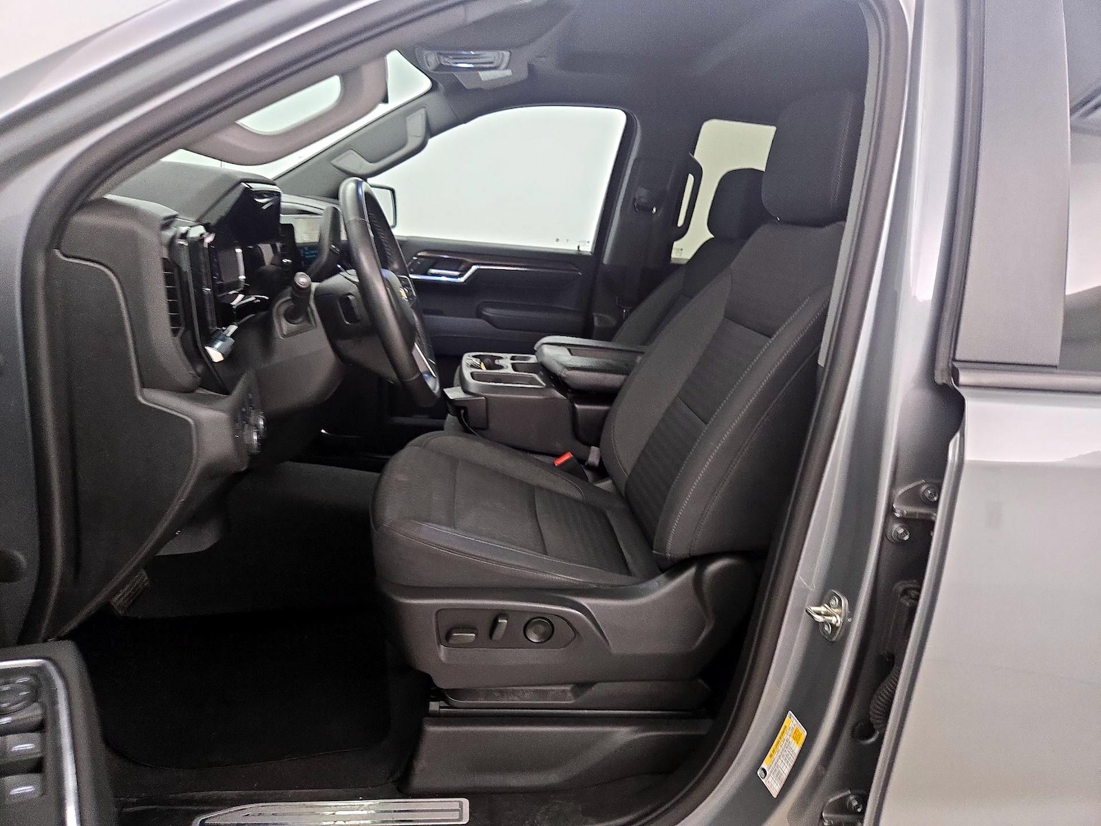 2023 Chevrolet Silverado 1500 LT - Photo 12