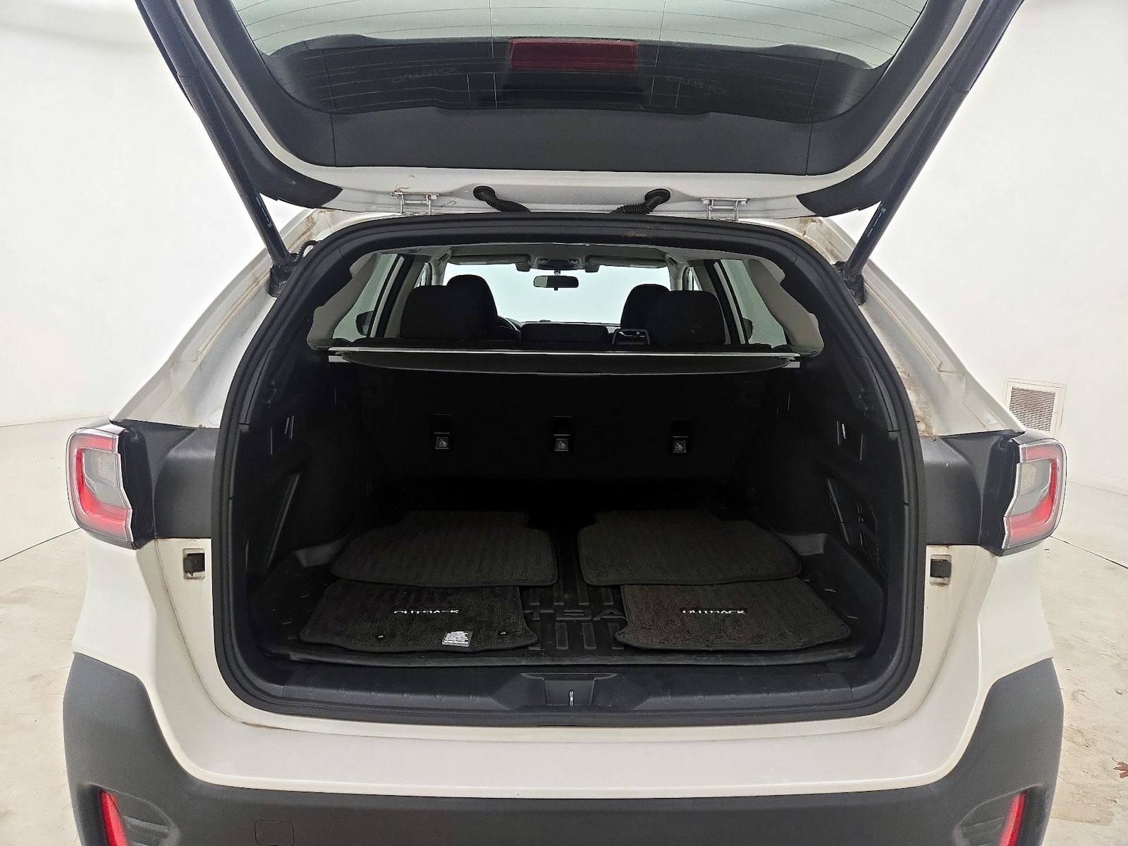 2022 Subaru Outback Premium - Photo 21