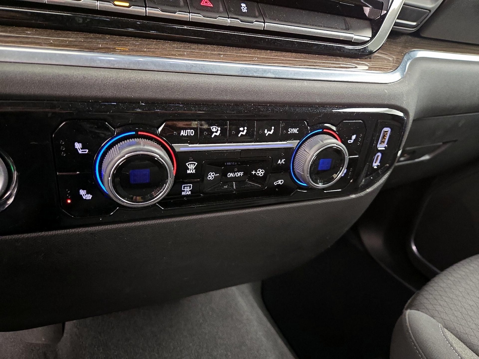 2022 Chevrolet Silverado 1500 LT - Photo 17