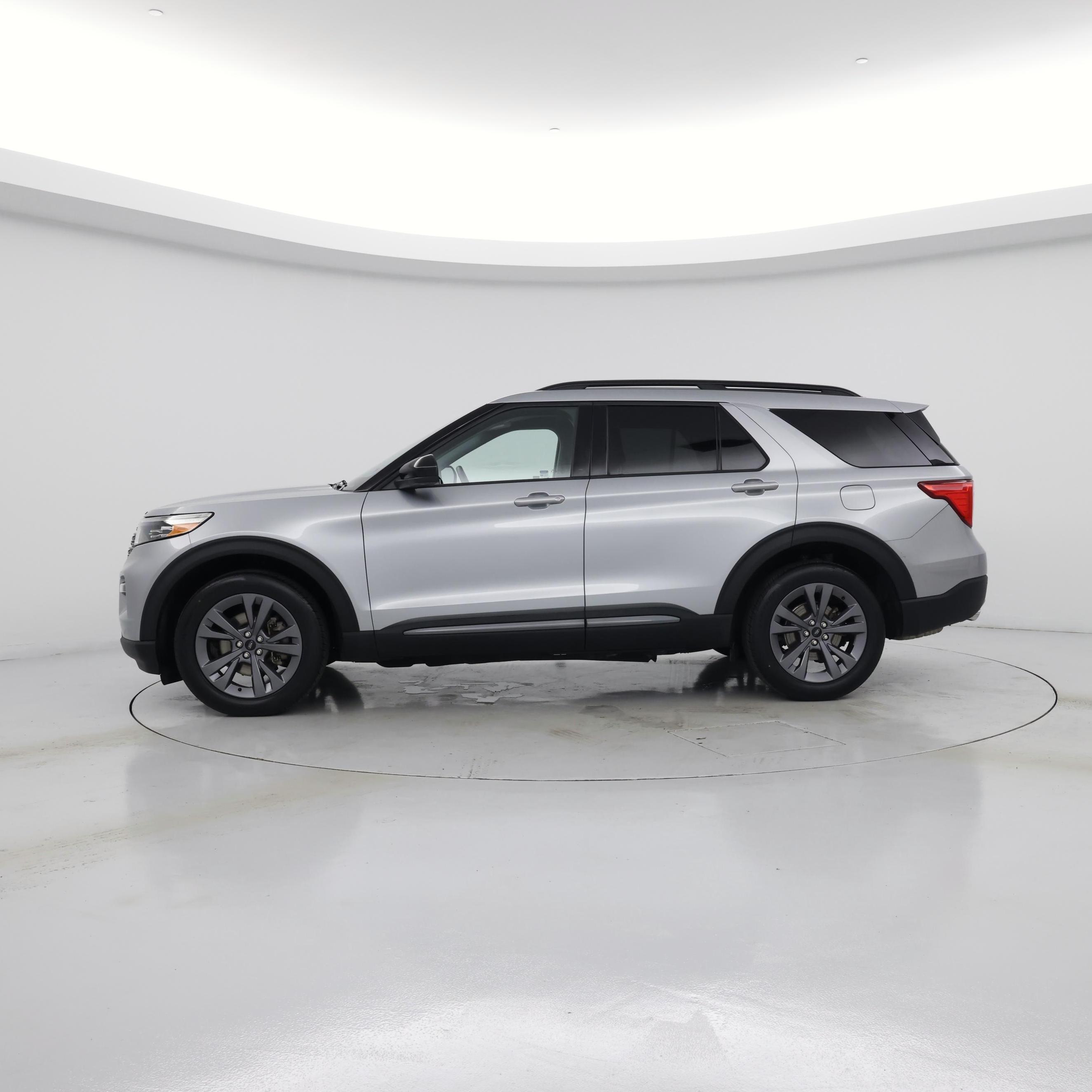 Thumbnail: 2022 Ford Explorer - 3