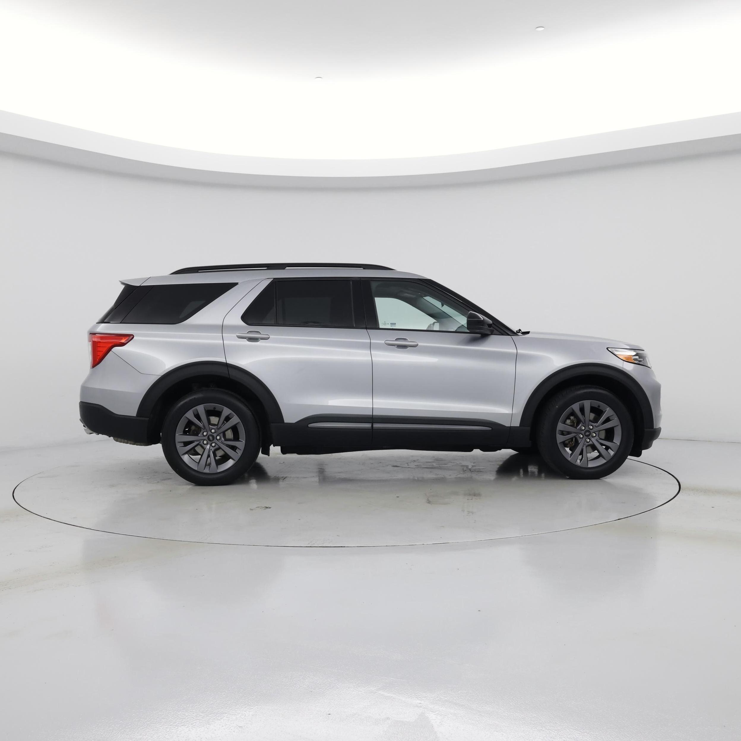 Thumbnail: 2022 Ford Explorer - 7