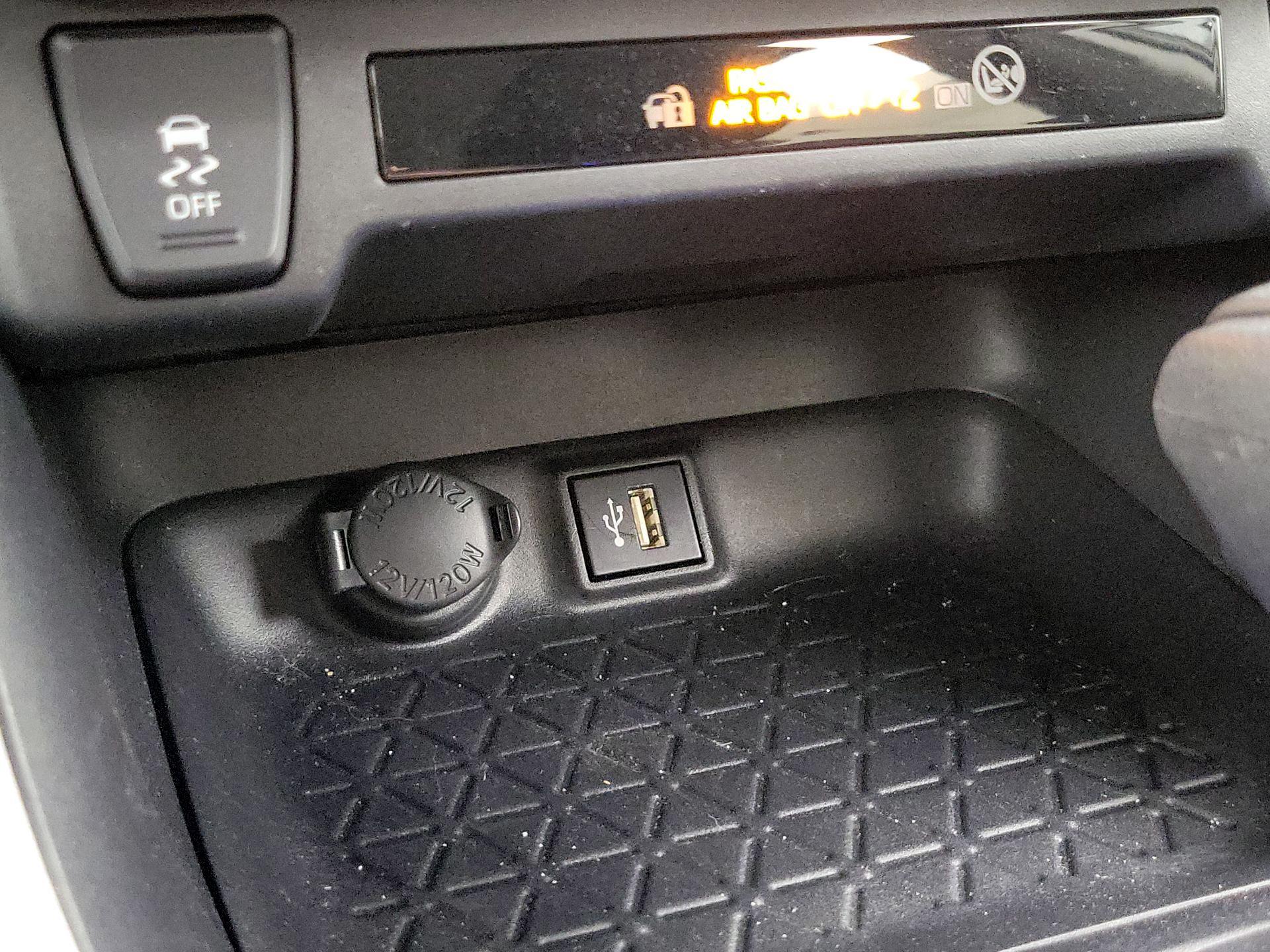 Thumbnail: 2024 Toyota RAV4 - 18