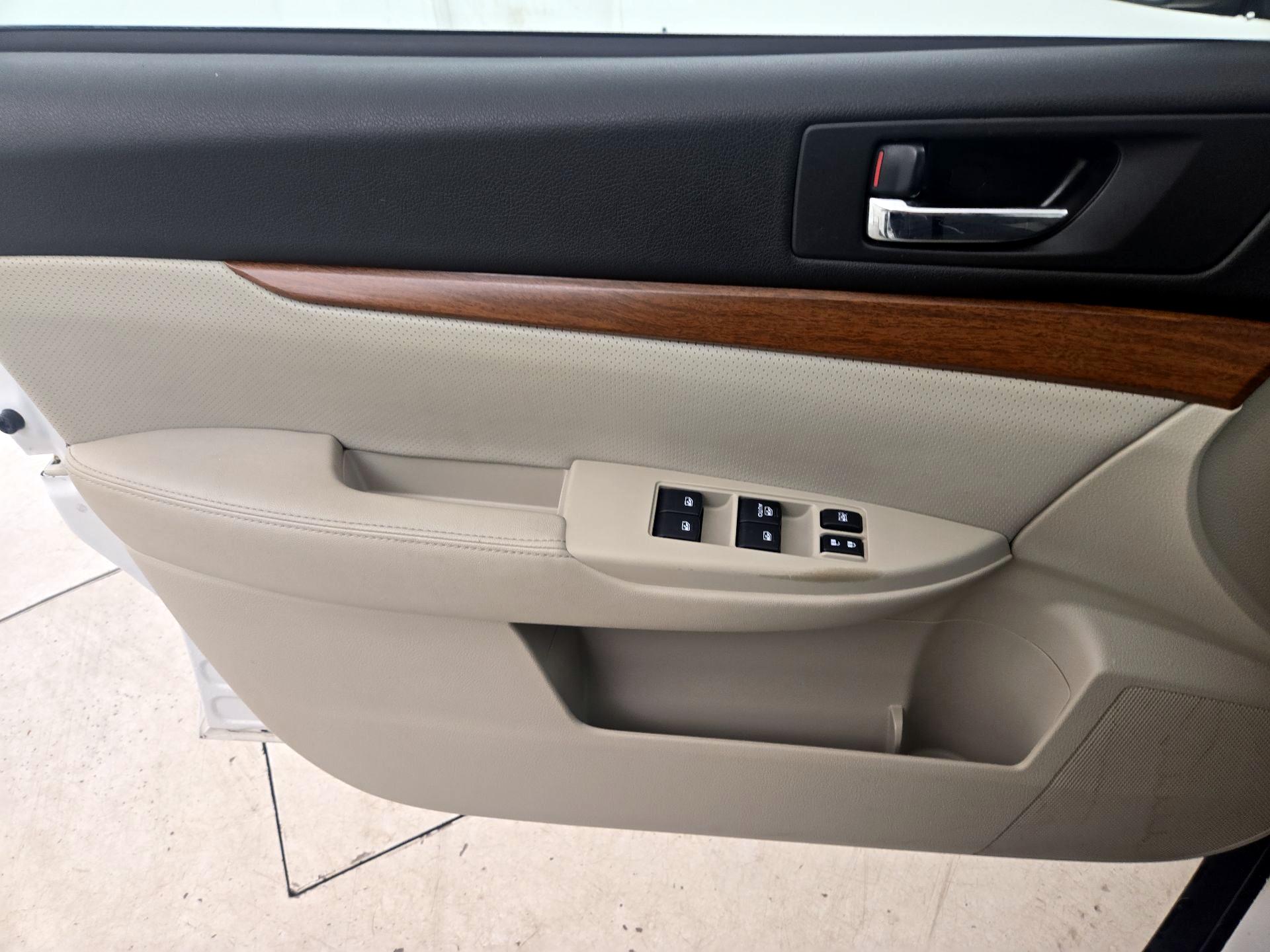 Thumbnail: 2014 Subaru Outback - 12