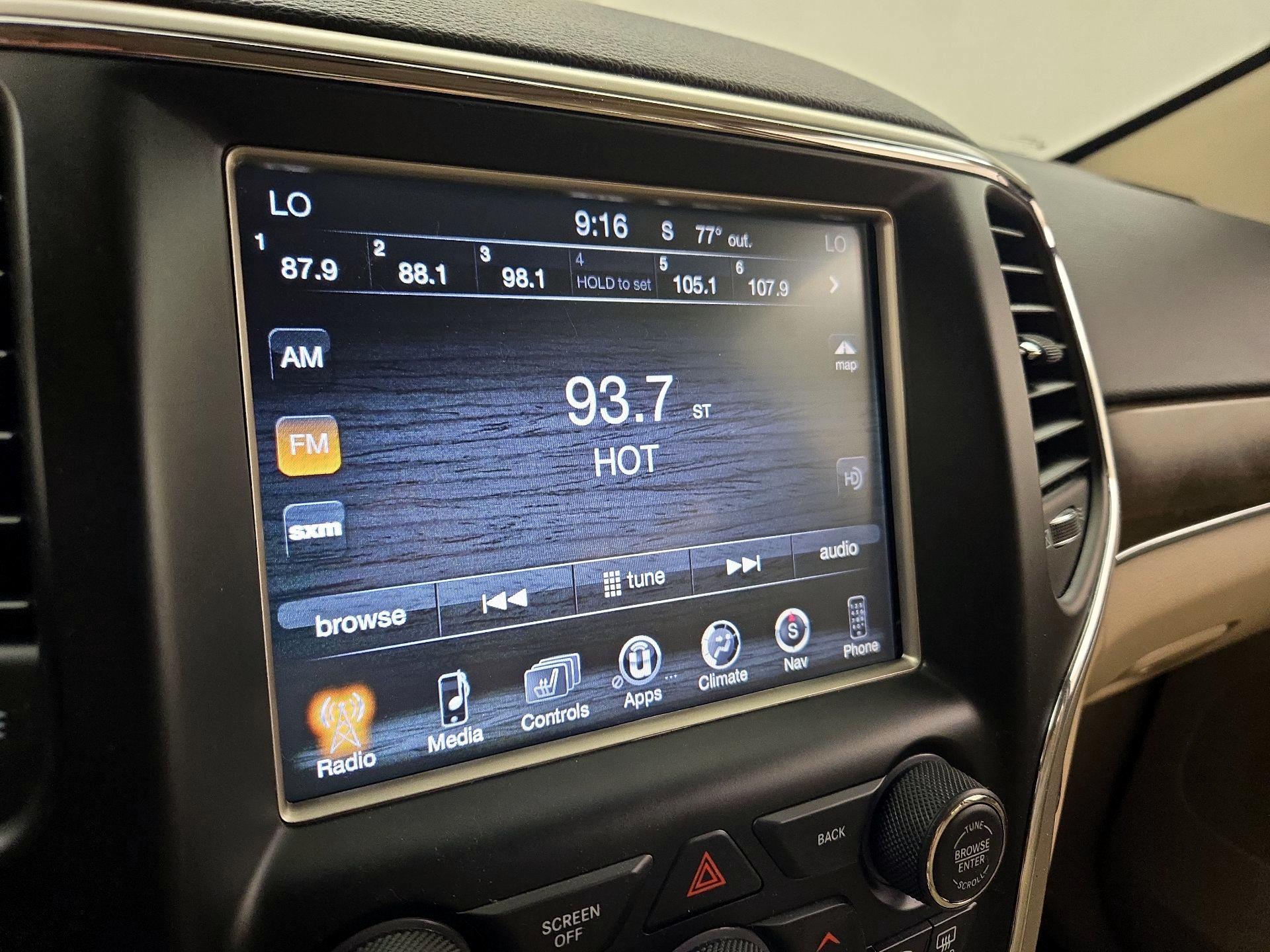 Thumbnail: 2015 Jeep Grand Cherokee - 14