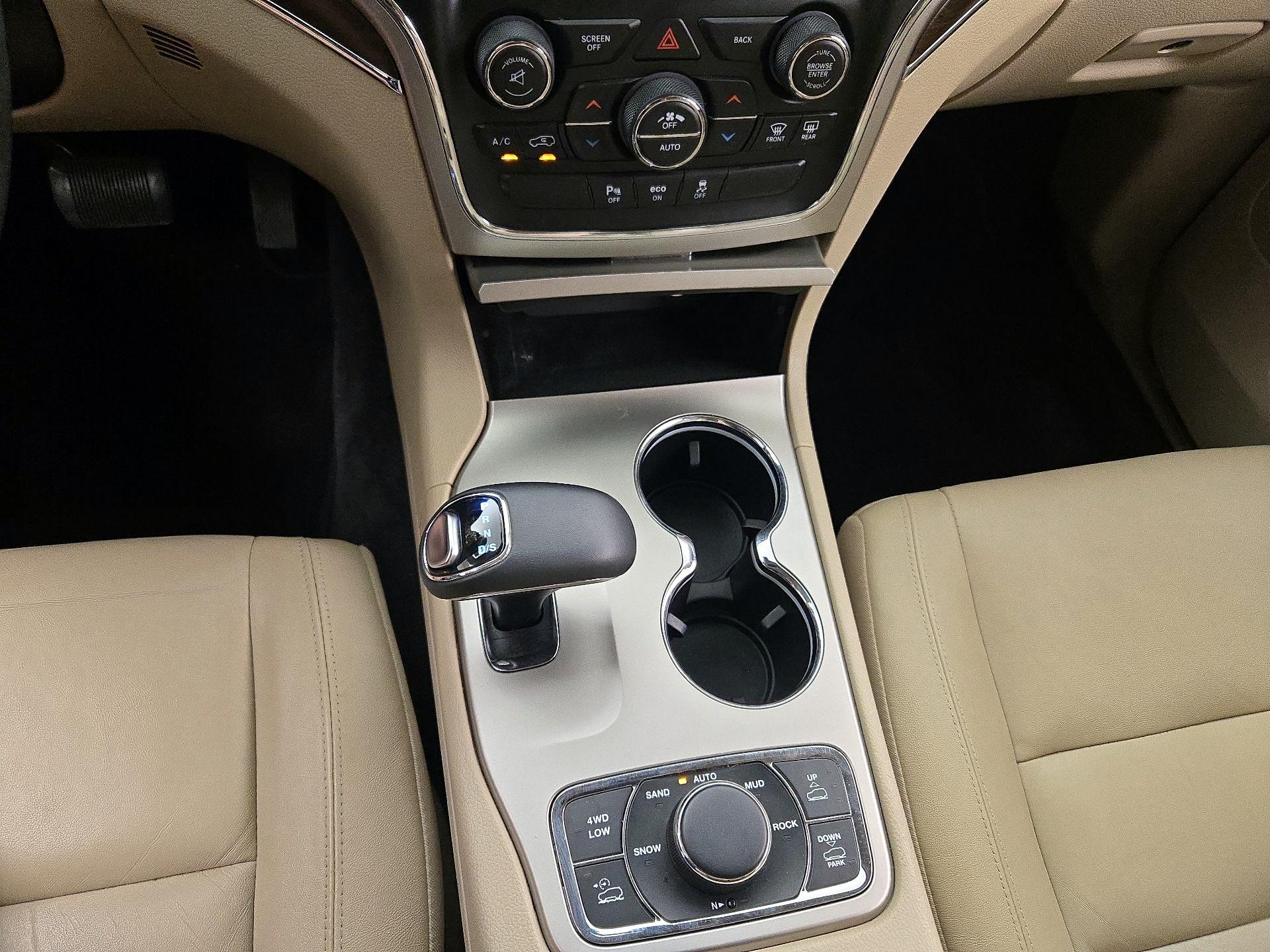 Thumbnail: 2015 Jeep Grand Cherokee - 16