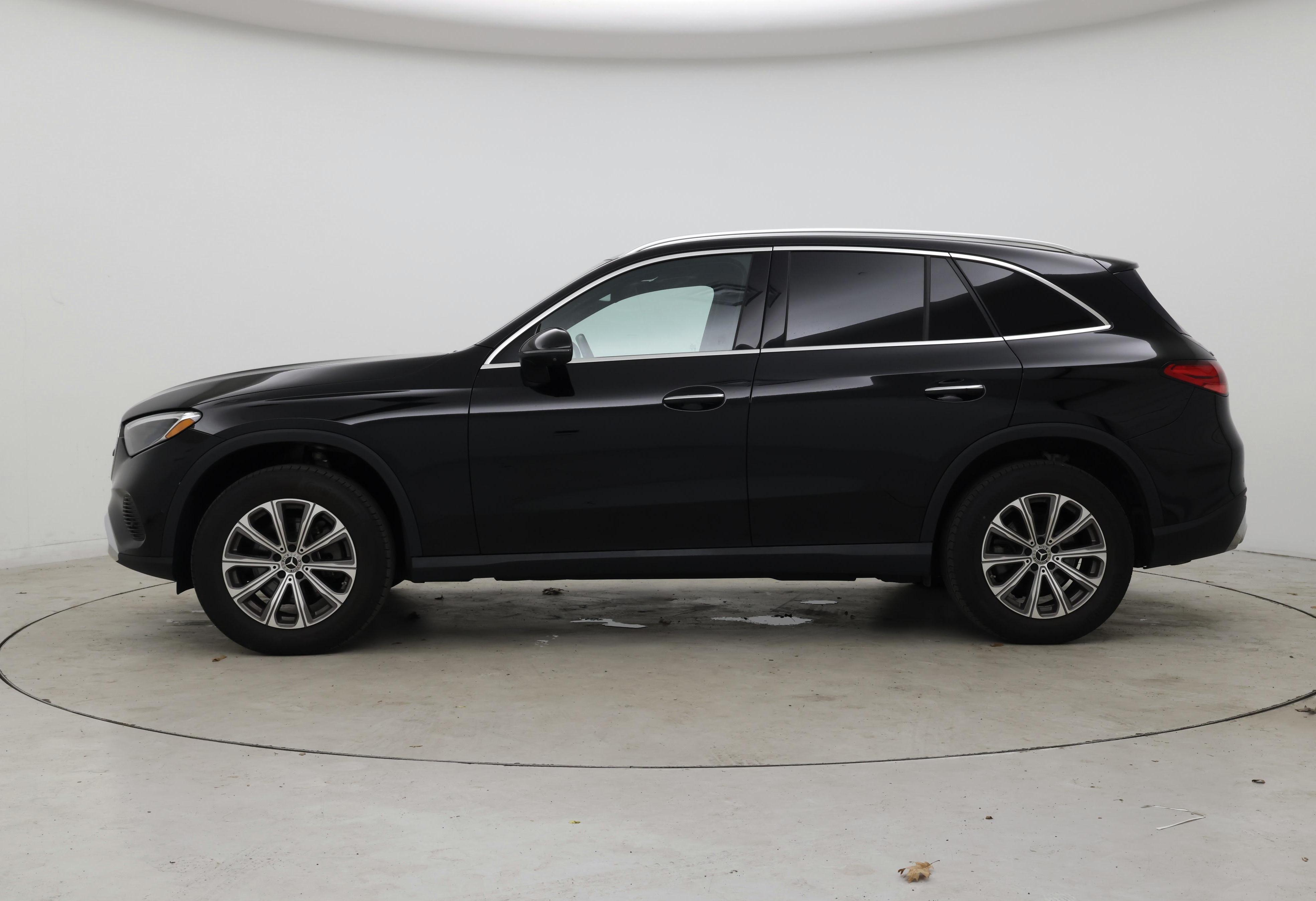 Thumbnail: 2023 Mercedes-Benz GLC - 3