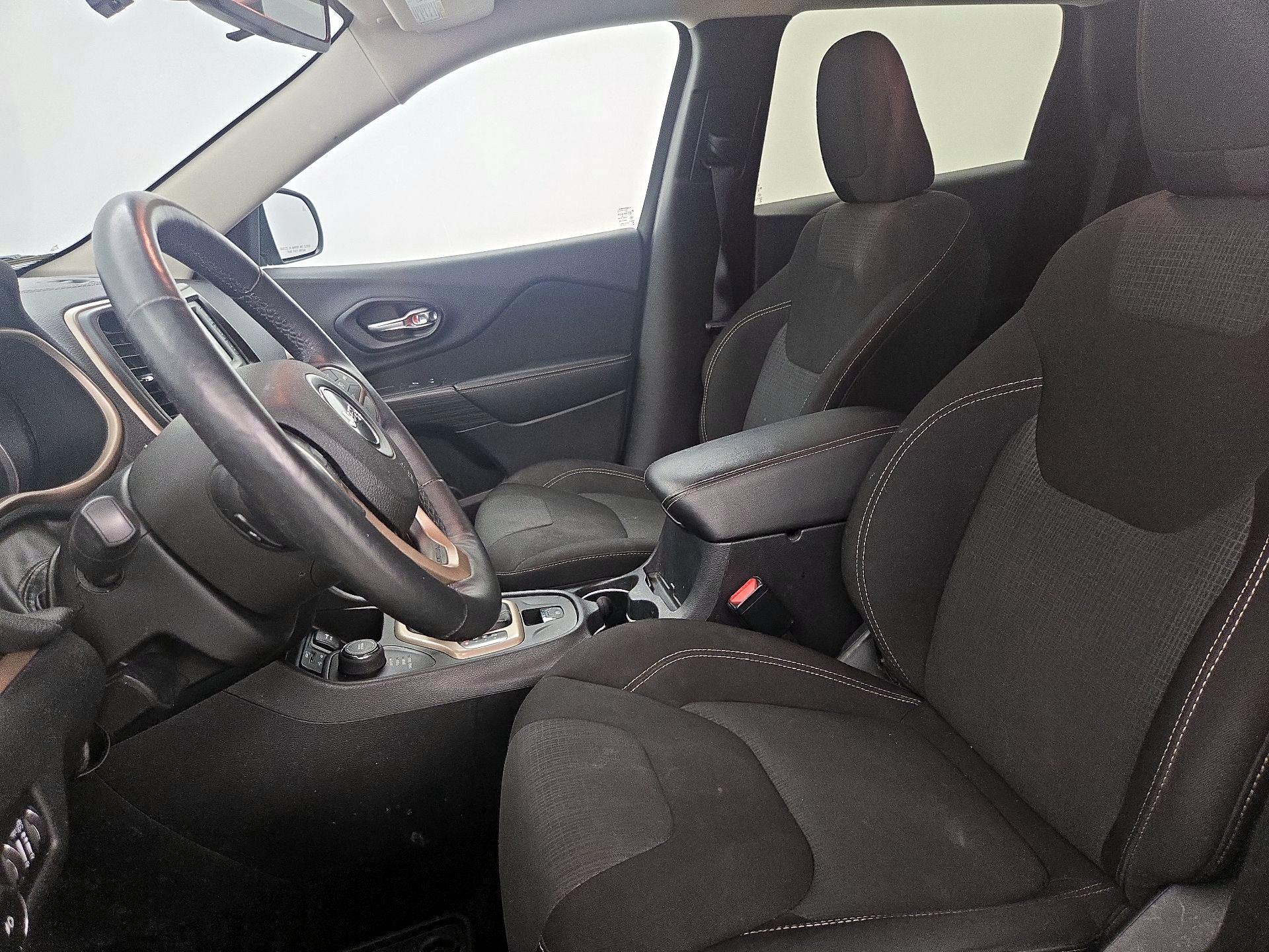 Thumbnail: 2016 Jeep Cherokee - 11
