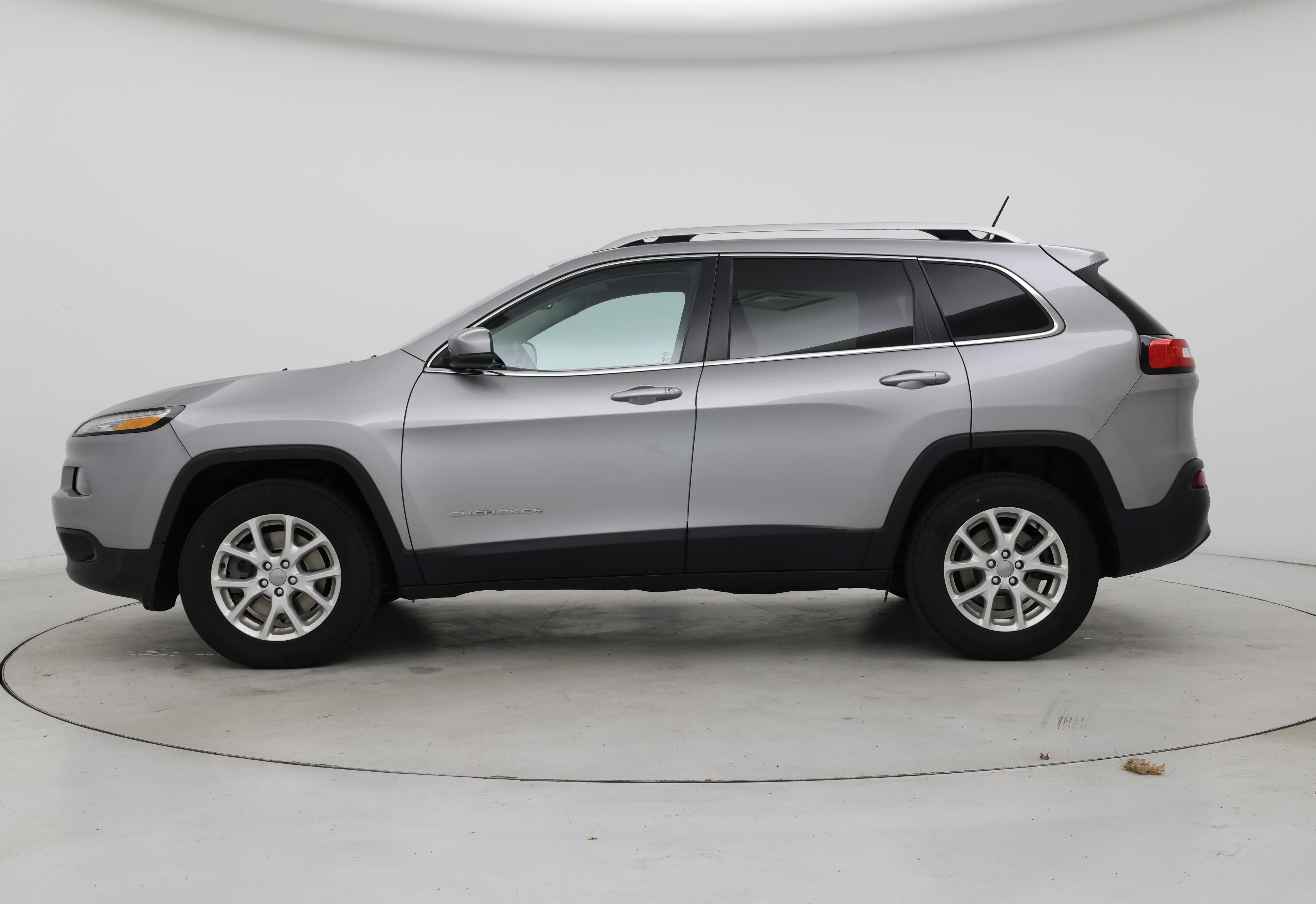 Thumbnail: 2016 Jeep Cherokee - 3