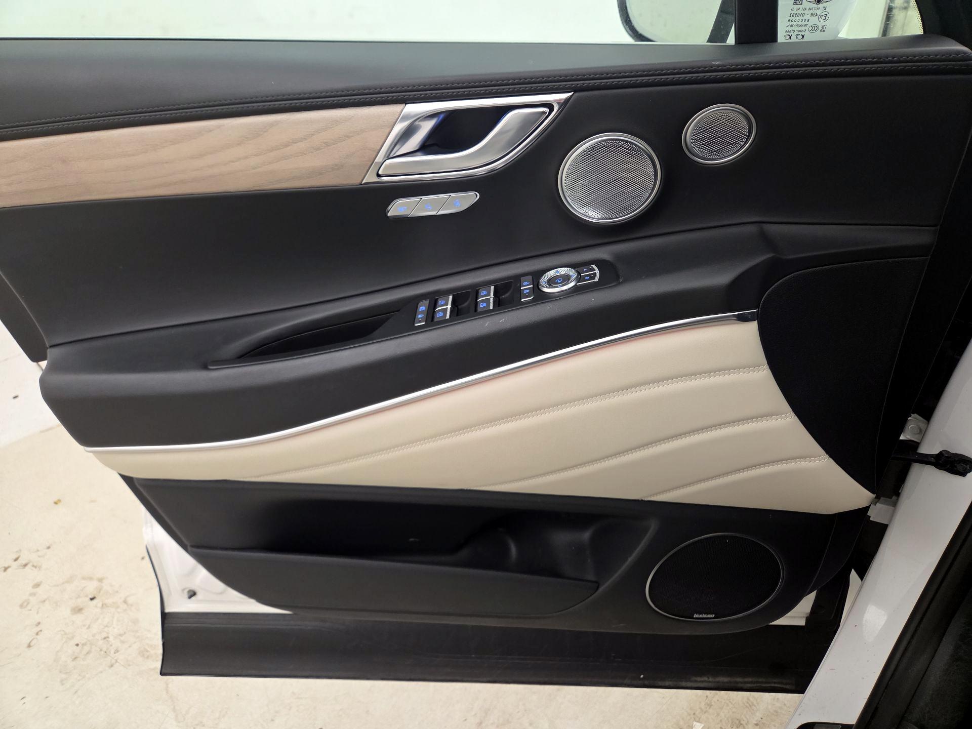 Thumbnail: 2023 Genesis GV80 - 12